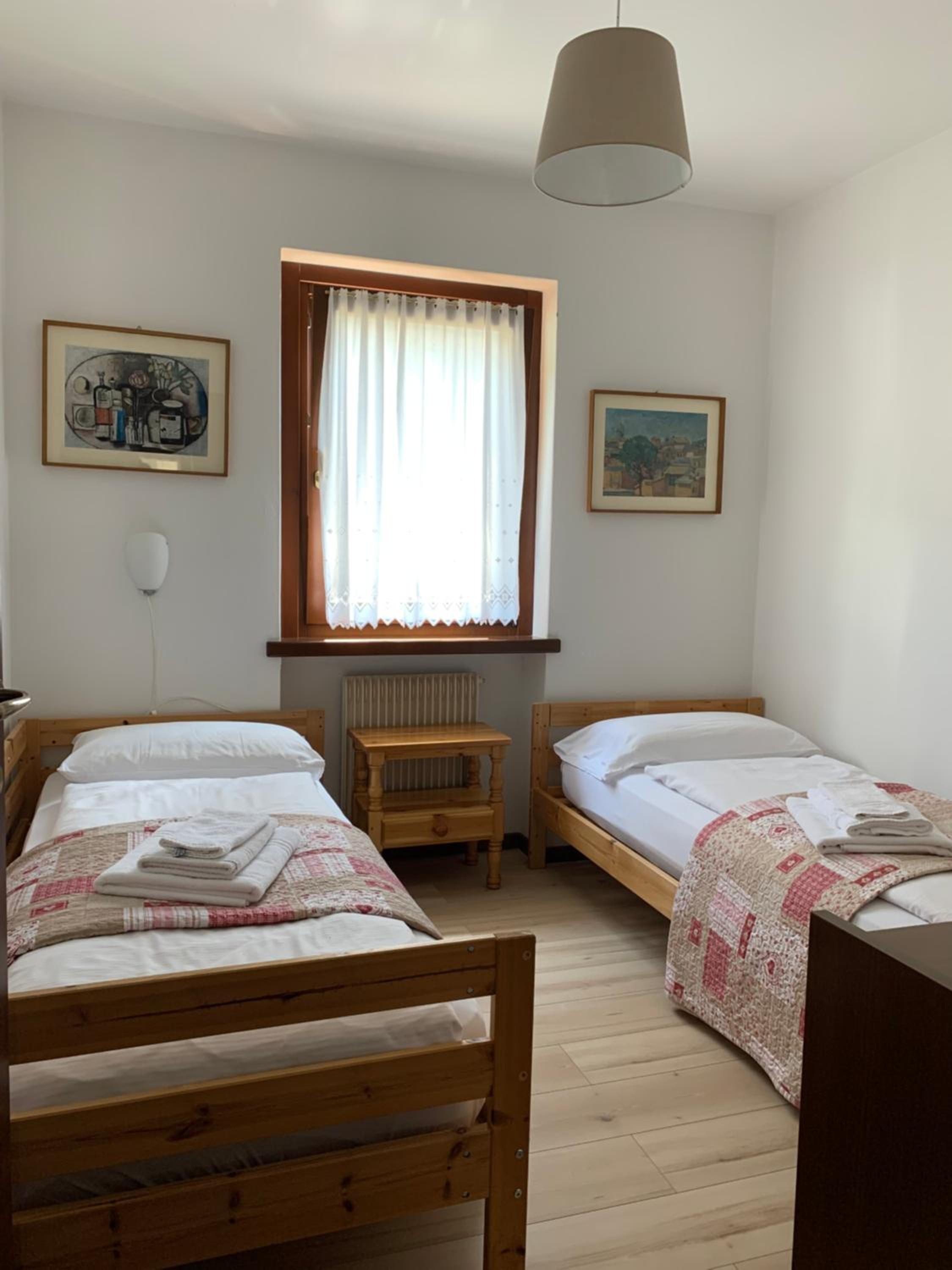 Apartment 4 photo 2