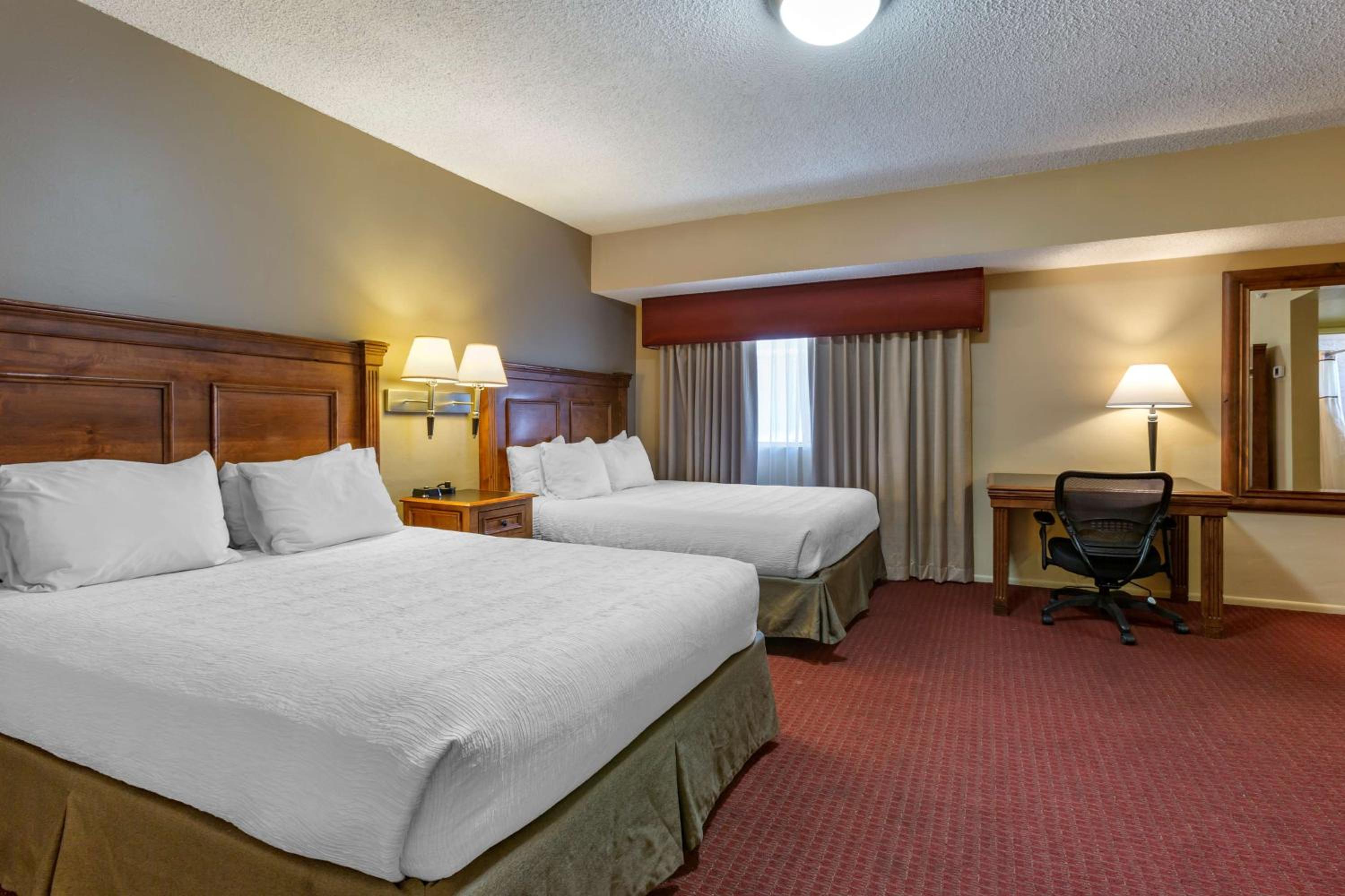 Queen Suite with Two Queen Beds - Non-Smoking