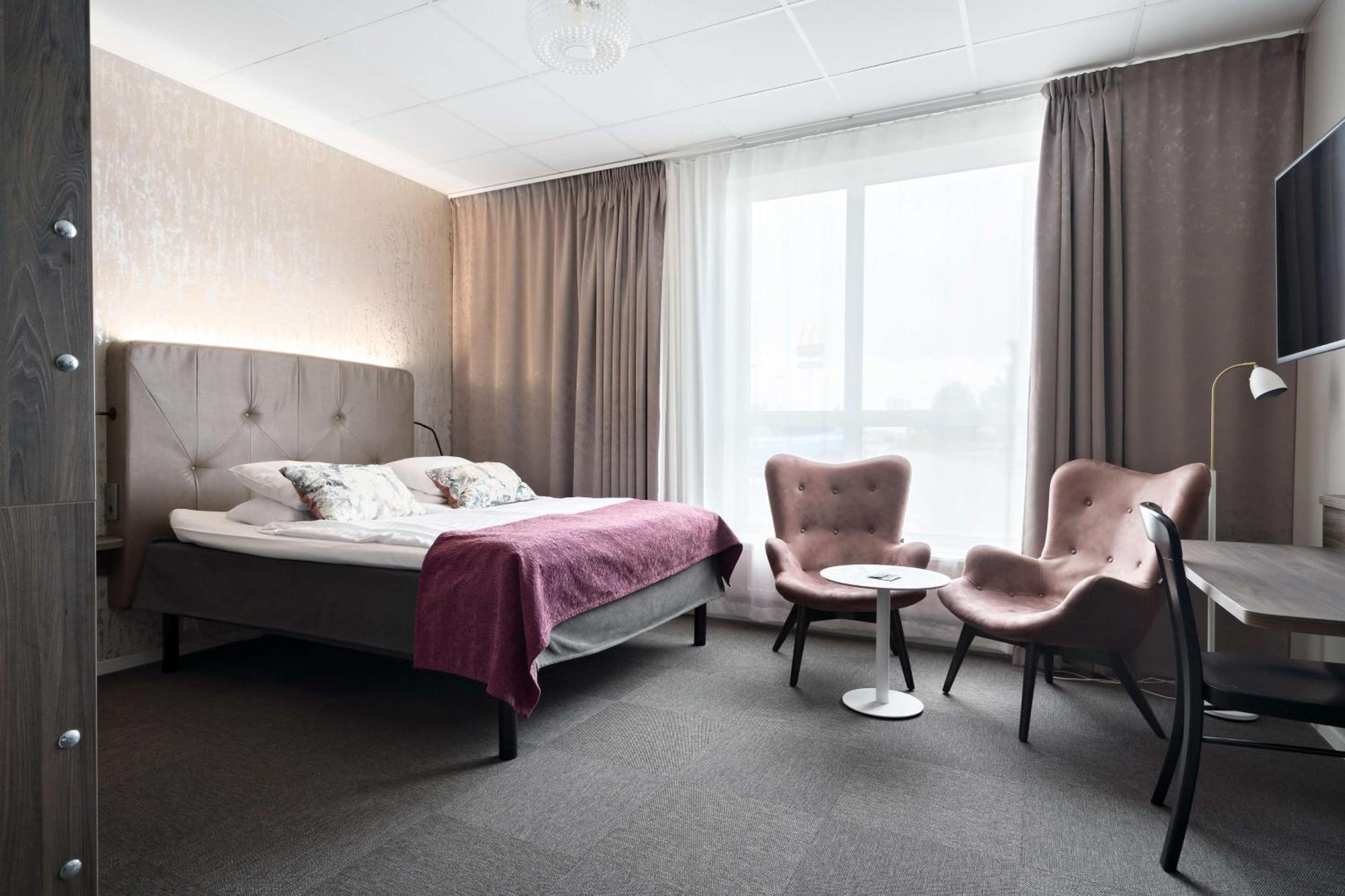 Double Room - Non-Smoking  photo 1