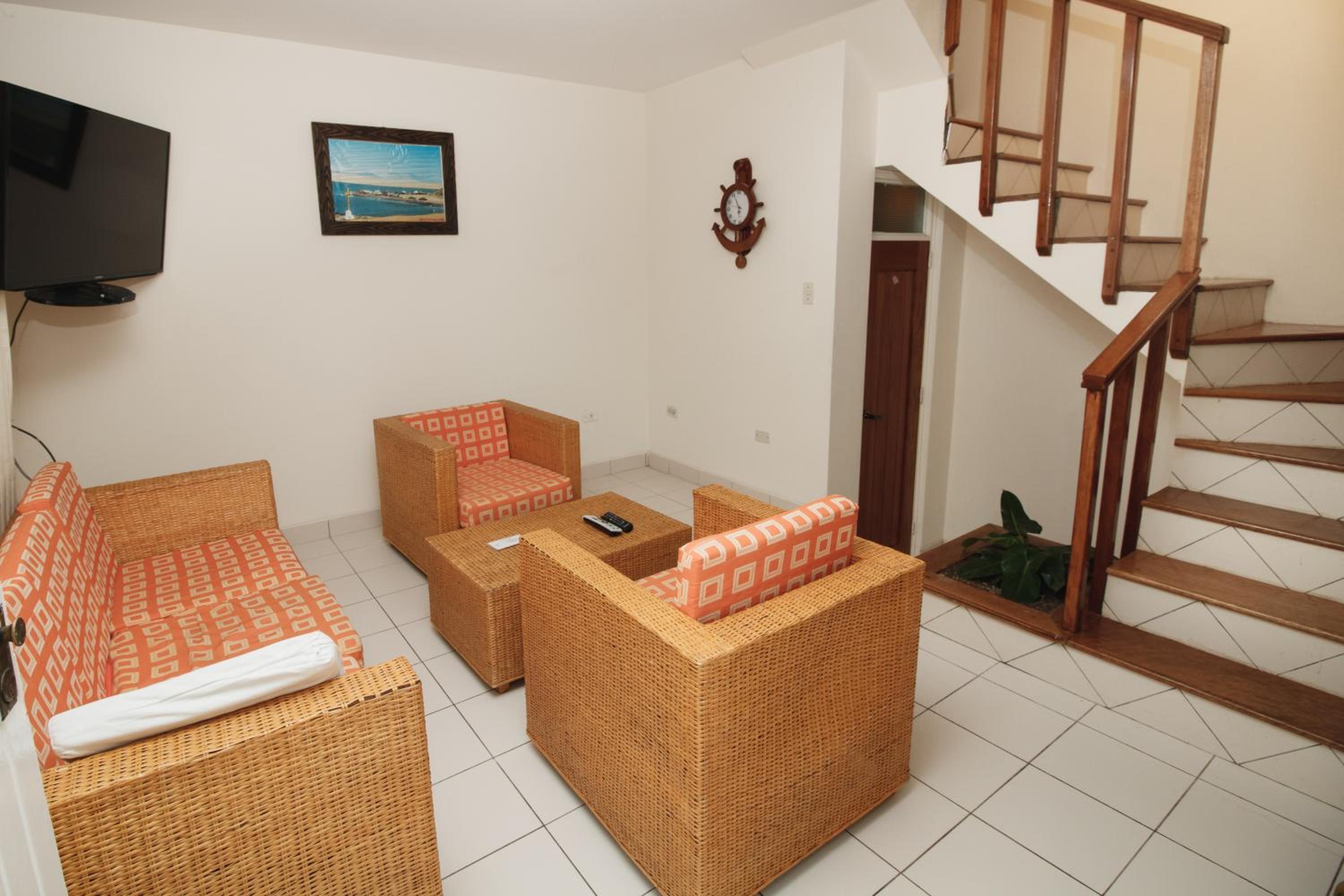Bungalow (6 Adults)