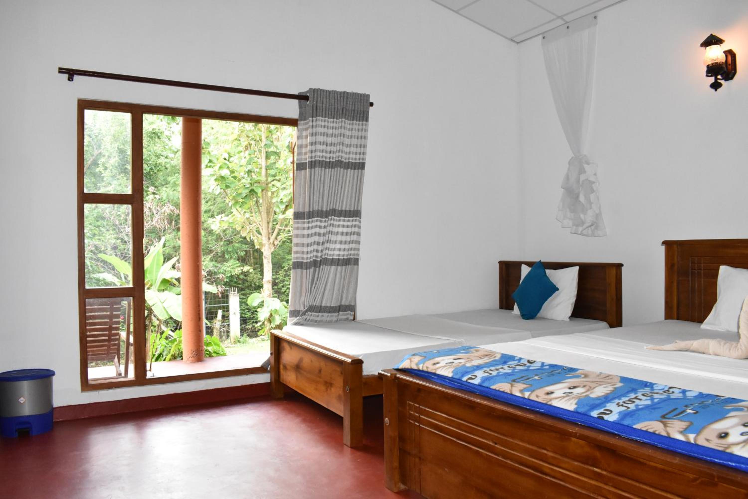 Quadruple Room with Lake View photo 1