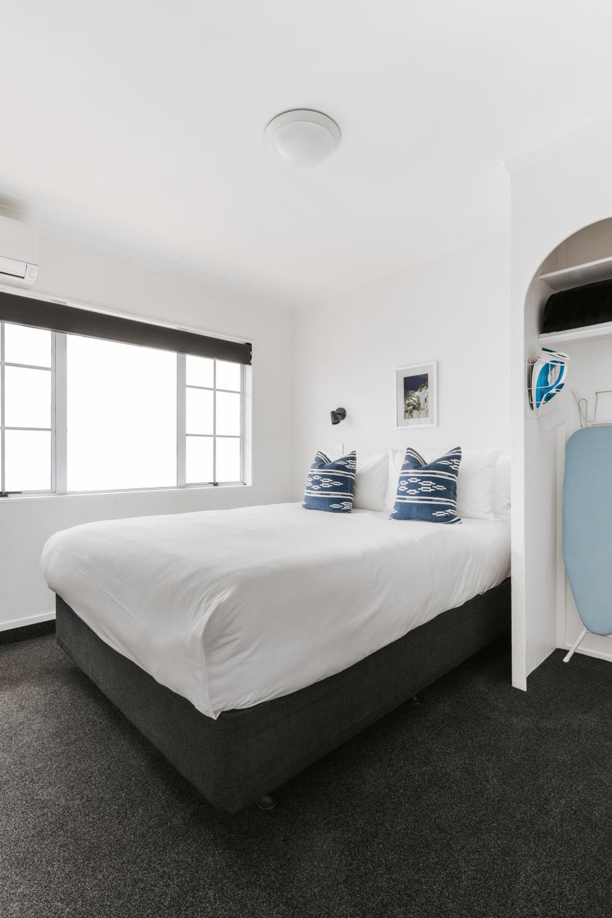 Queen Suite with Harbor View - Photo 4