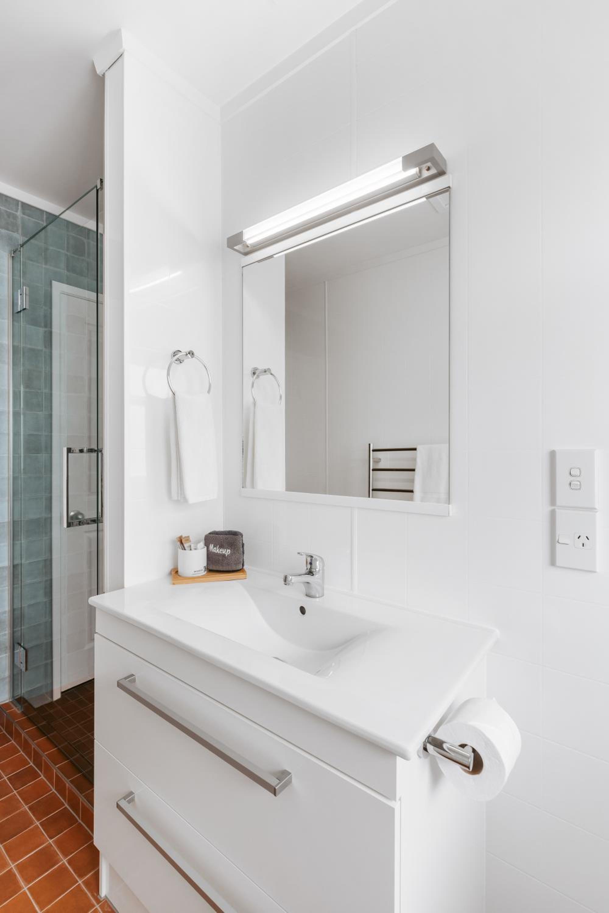 Queen Suite with Harbor View - Photo 9