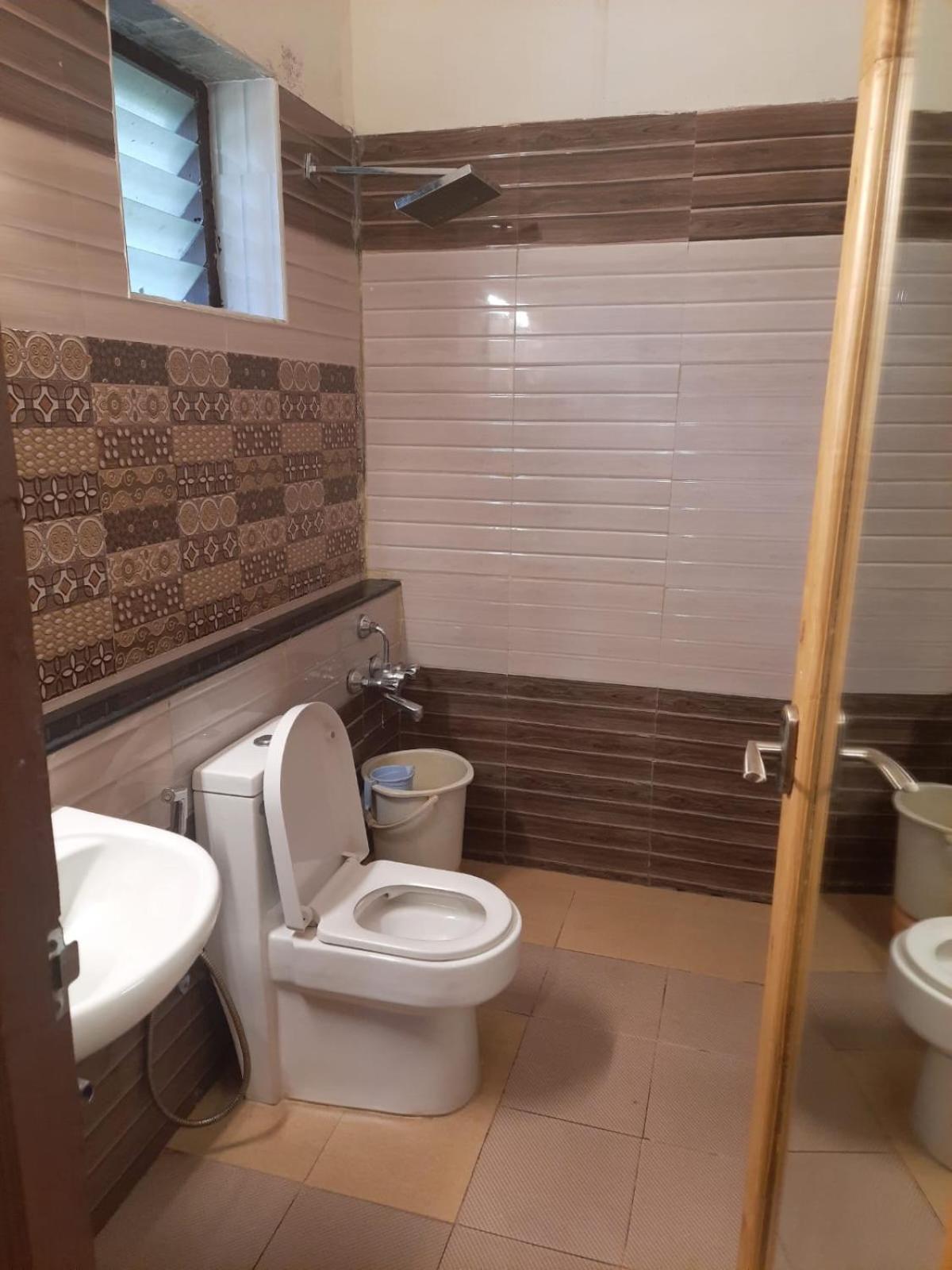 Double Room - Photo 5