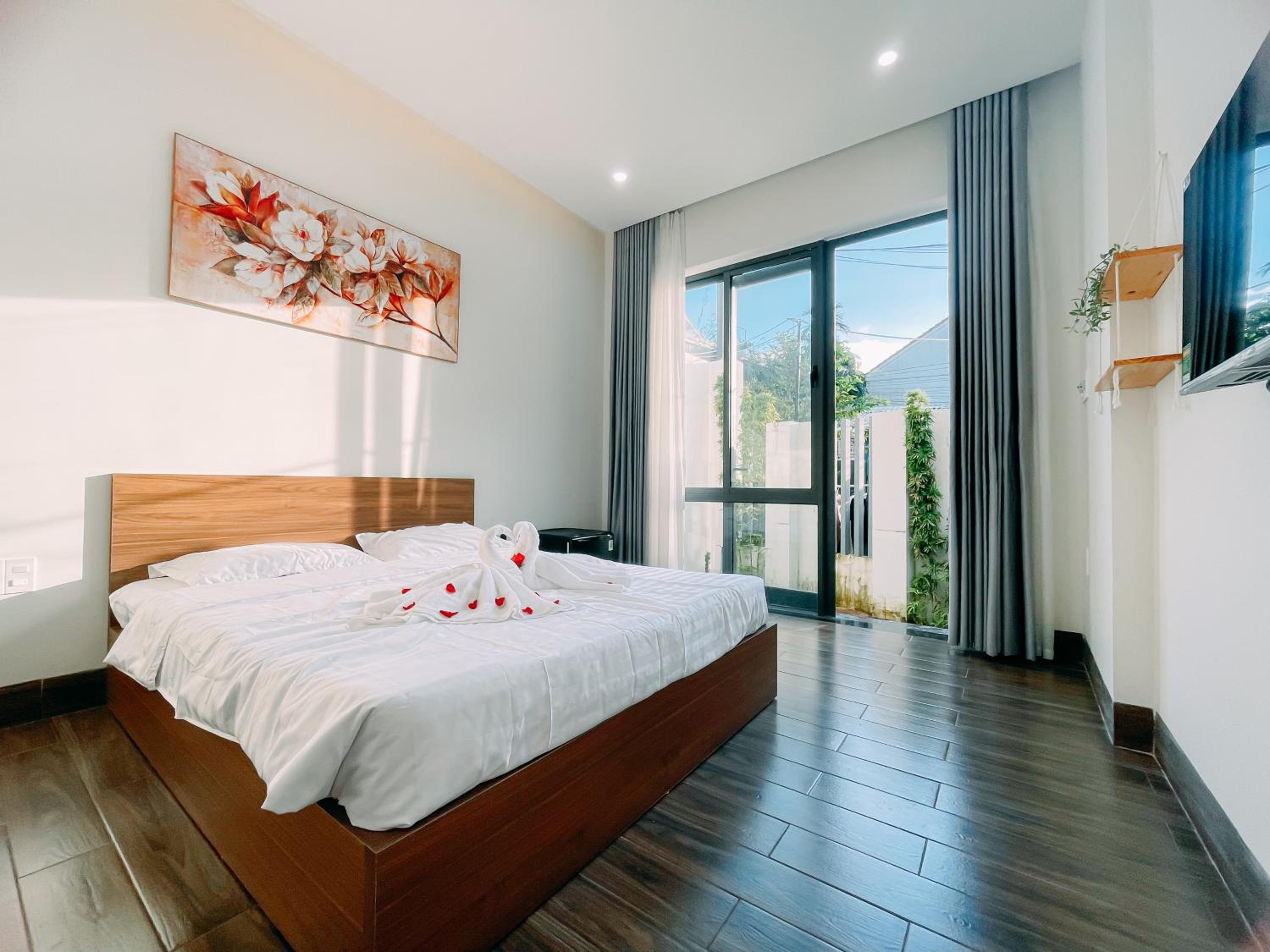 King Room with Garden View