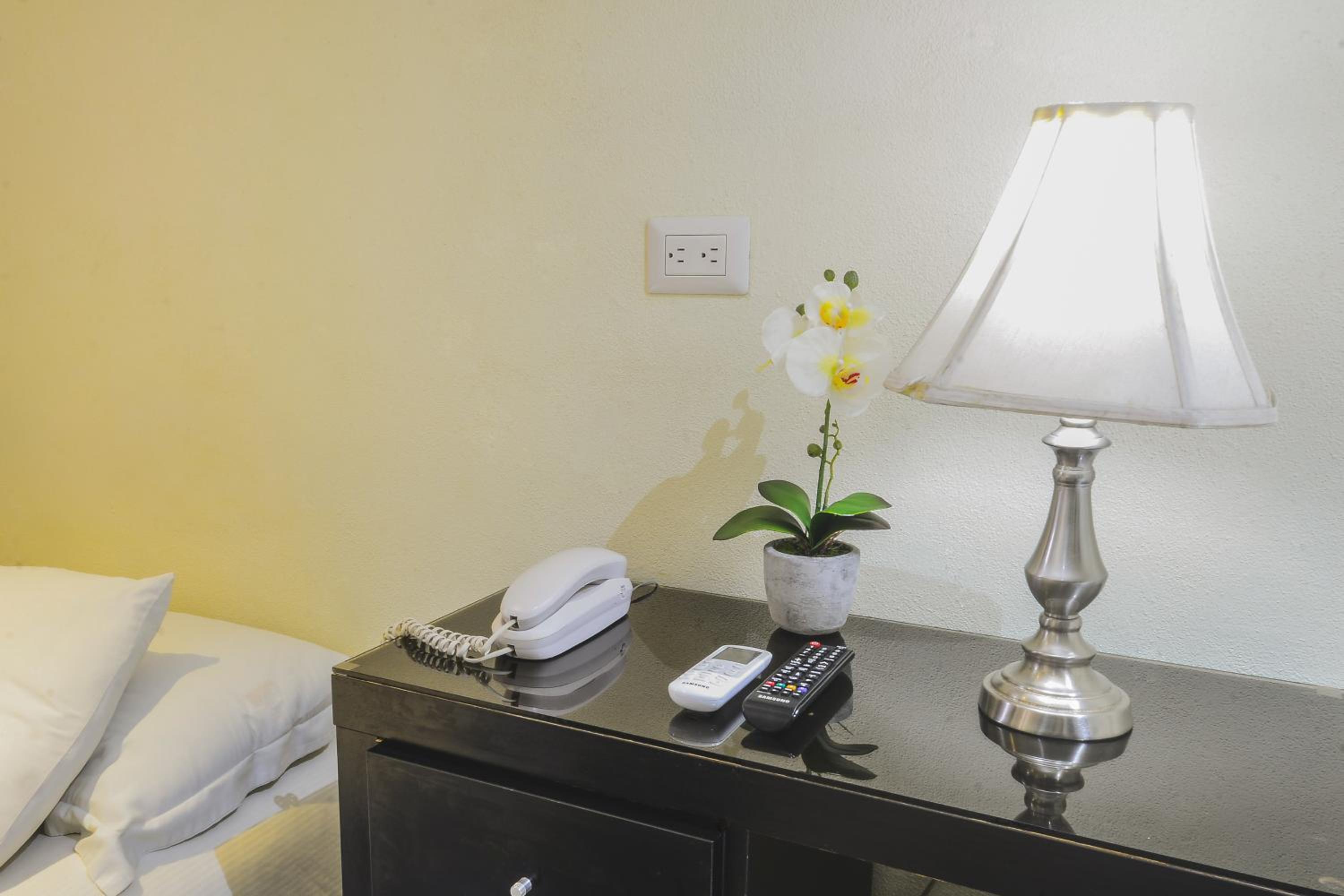 Queen Room with Two Queen Beds - Disability Access photo 1