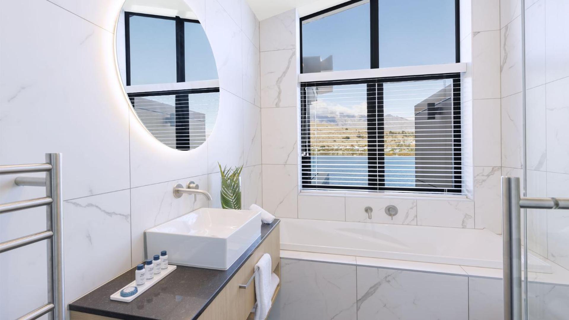 Two-Bedroom Penthouse Apartment - Photo 10