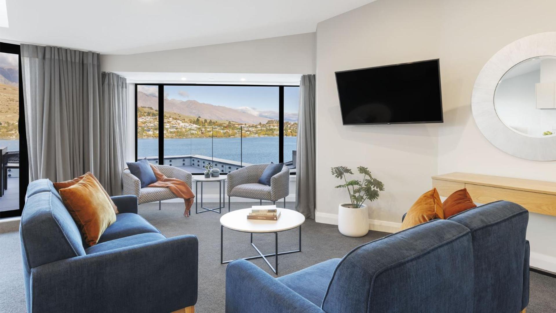 Two-Bedroom Penthouse Apartment - Photo 4