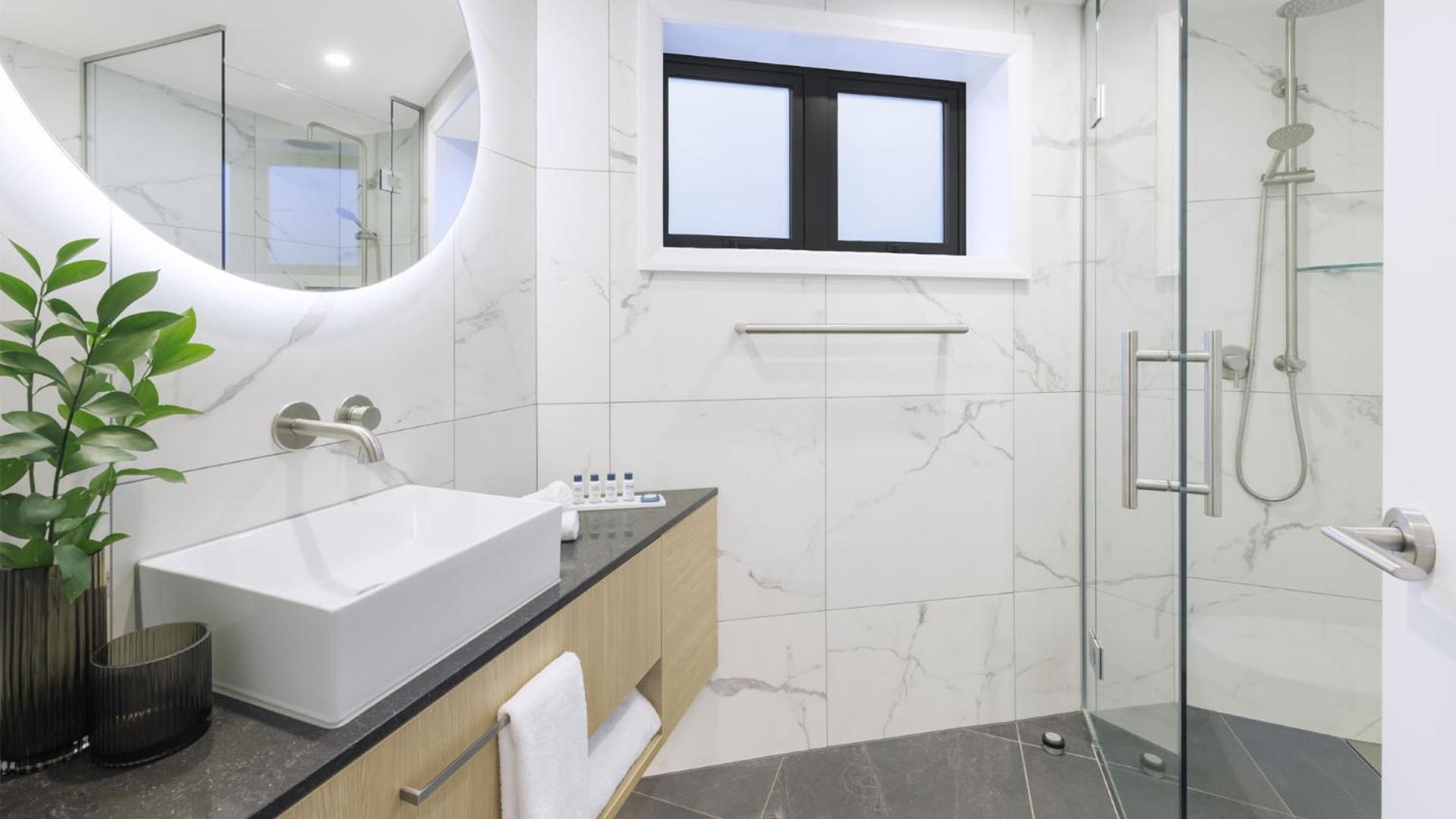 Two-Bedroom Penthouse Apartment - Photo 9