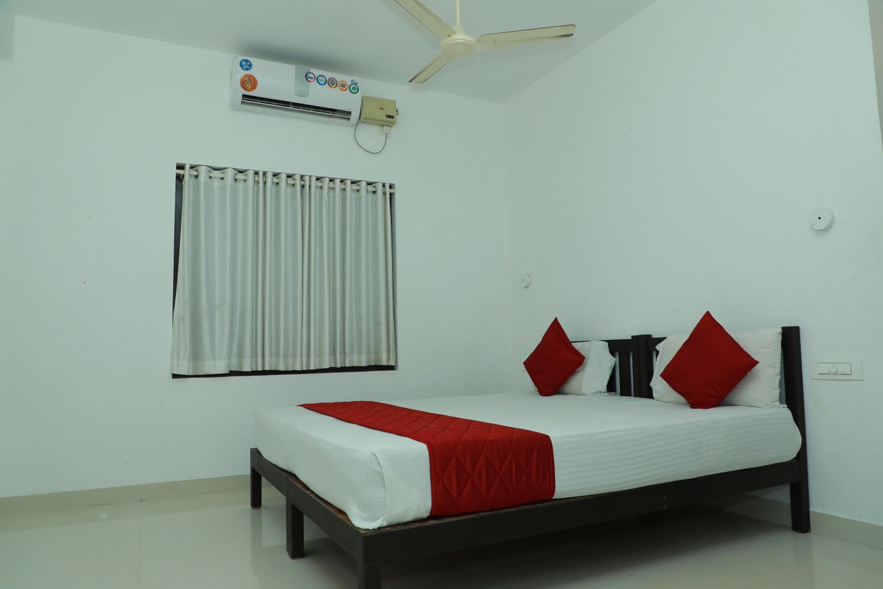 Economy Double Room photo 1