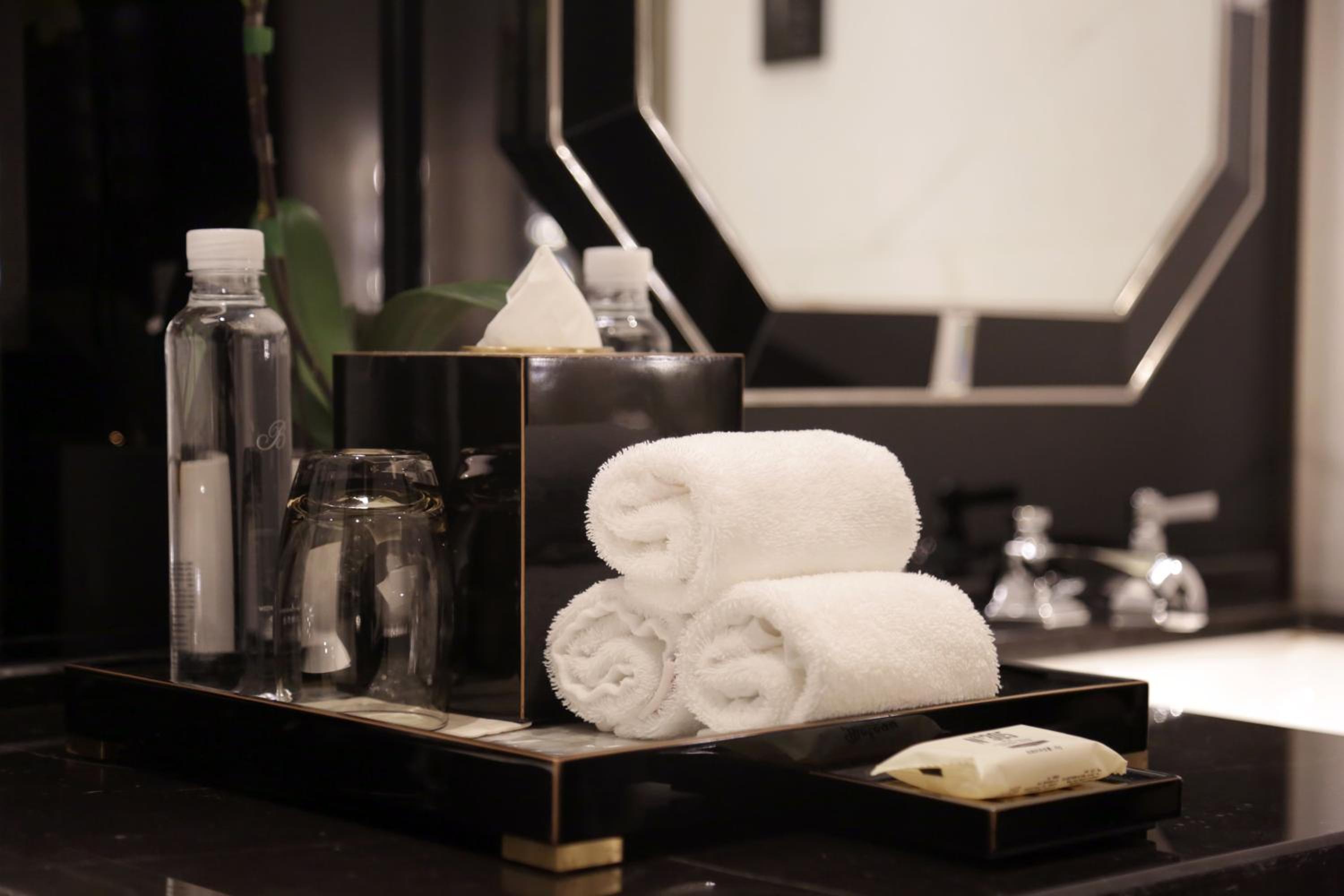 Executive Suite thumbnail 5
