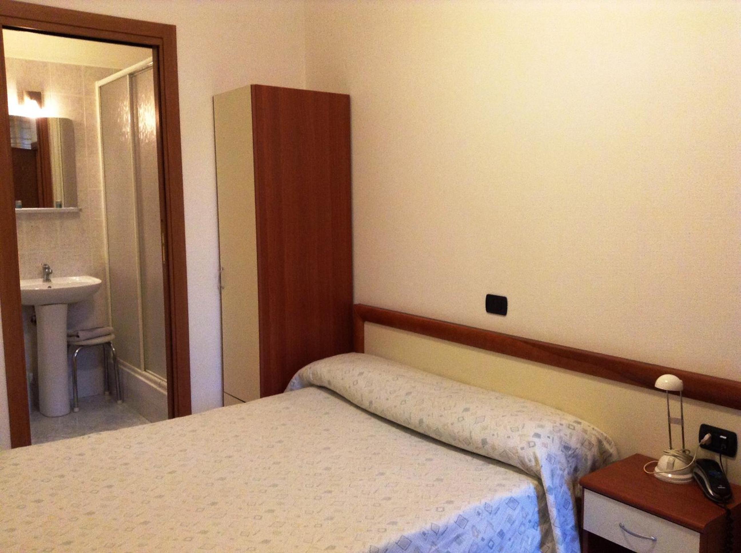 Small Double Room - Photo 1