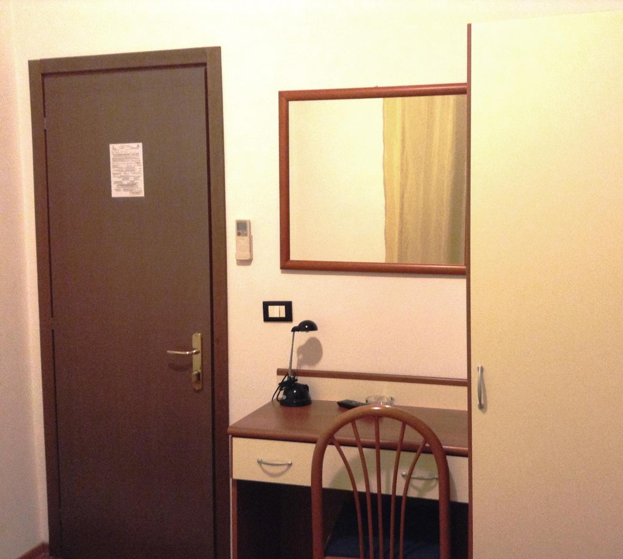 Double or Twin Room - Photo 1