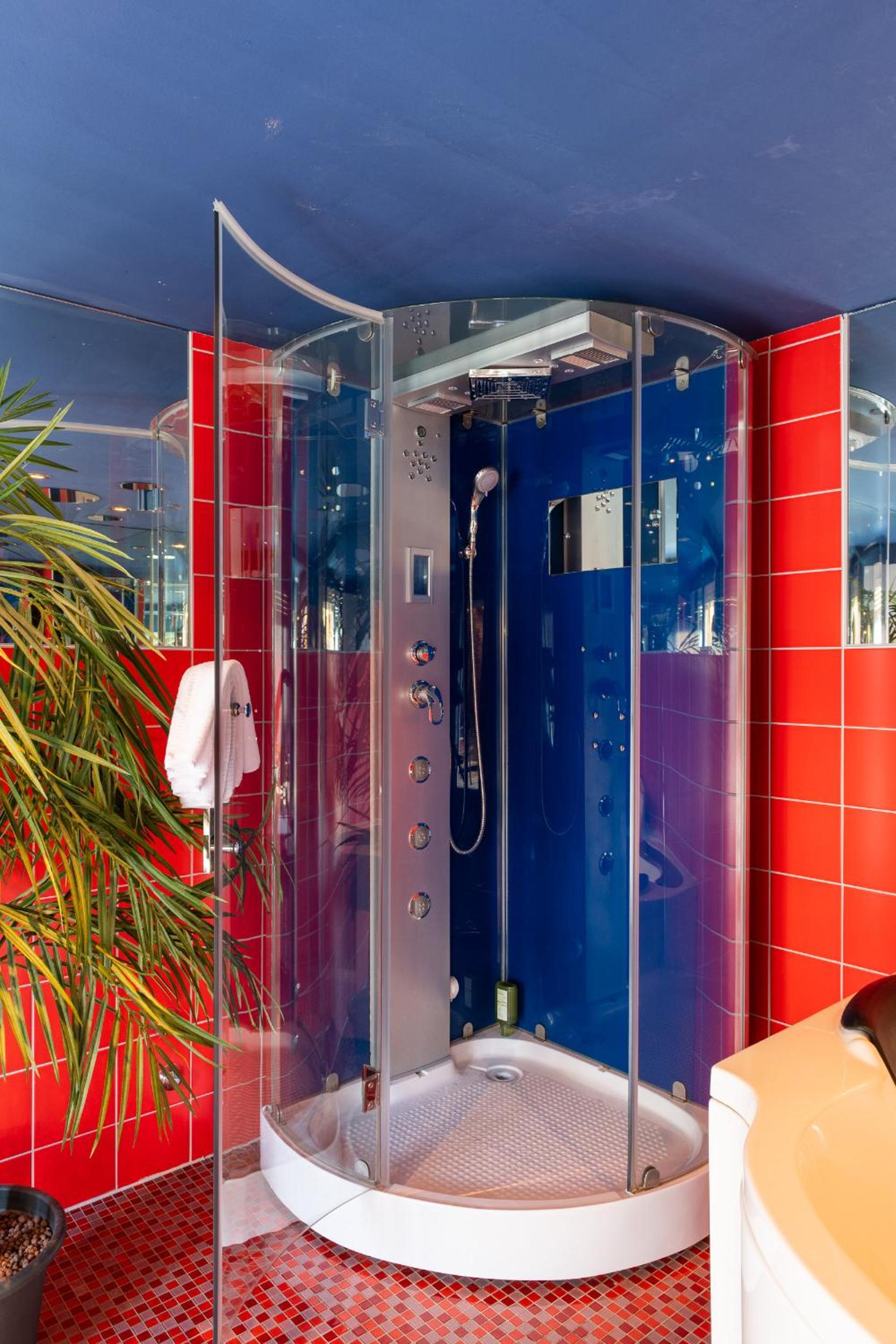 Glanz & Glamor Suite with Spa Bath - Photo 4