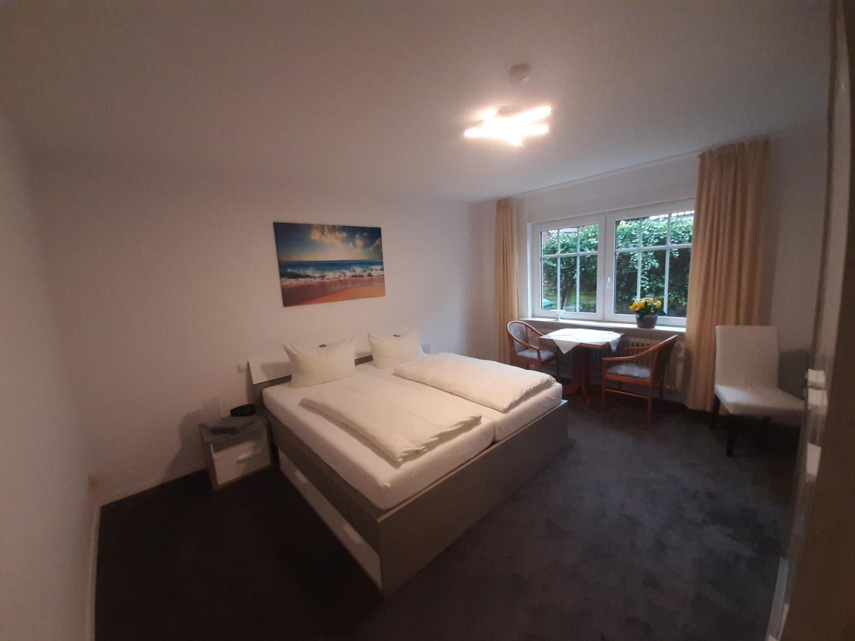Large Double Room photo 2