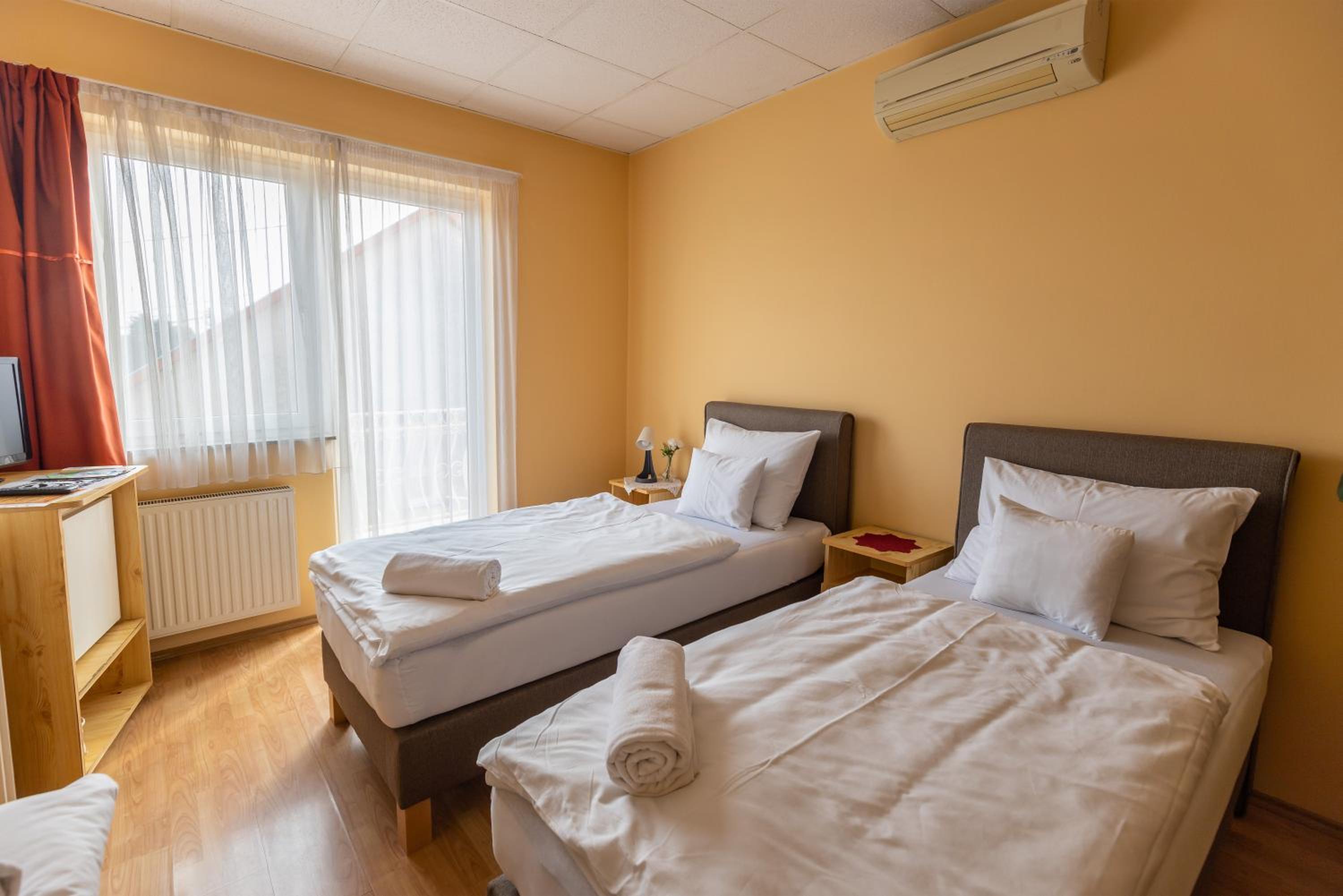 Triple Room with Balcony photo 3