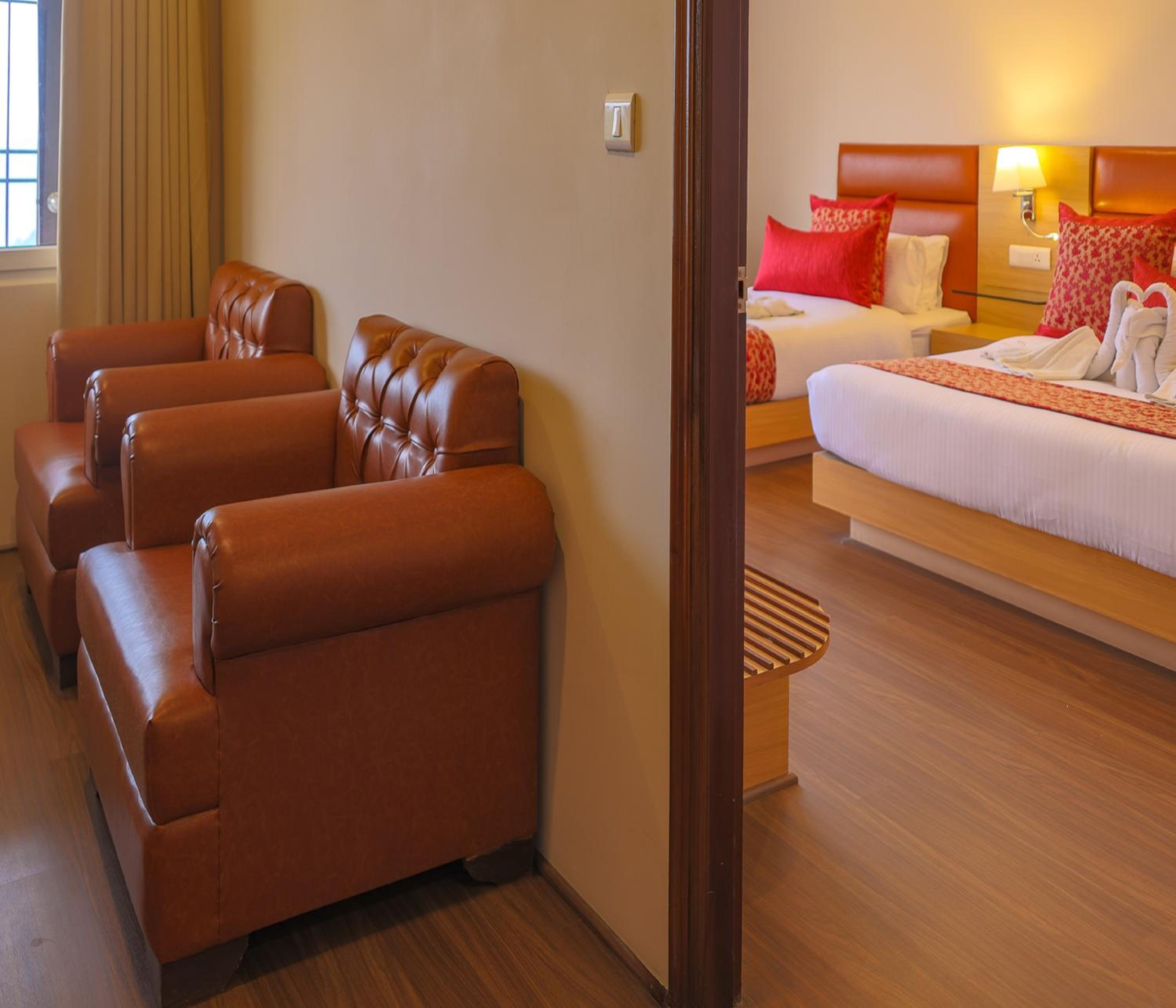 Premier Suite(10% discount on F&B ) - Photo 1