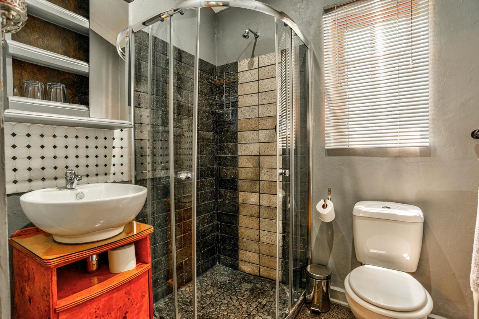 Deluxe Double Room with Shower - Photo 17
