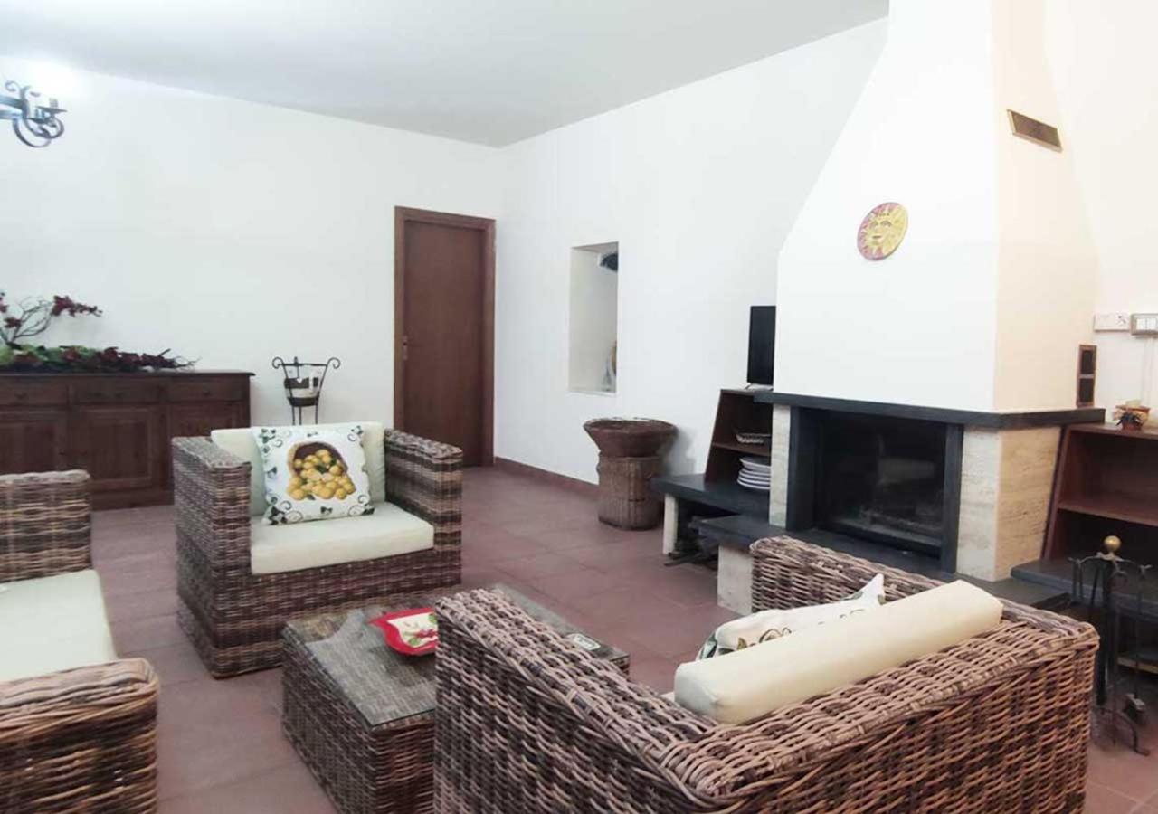 Villa photo 2
