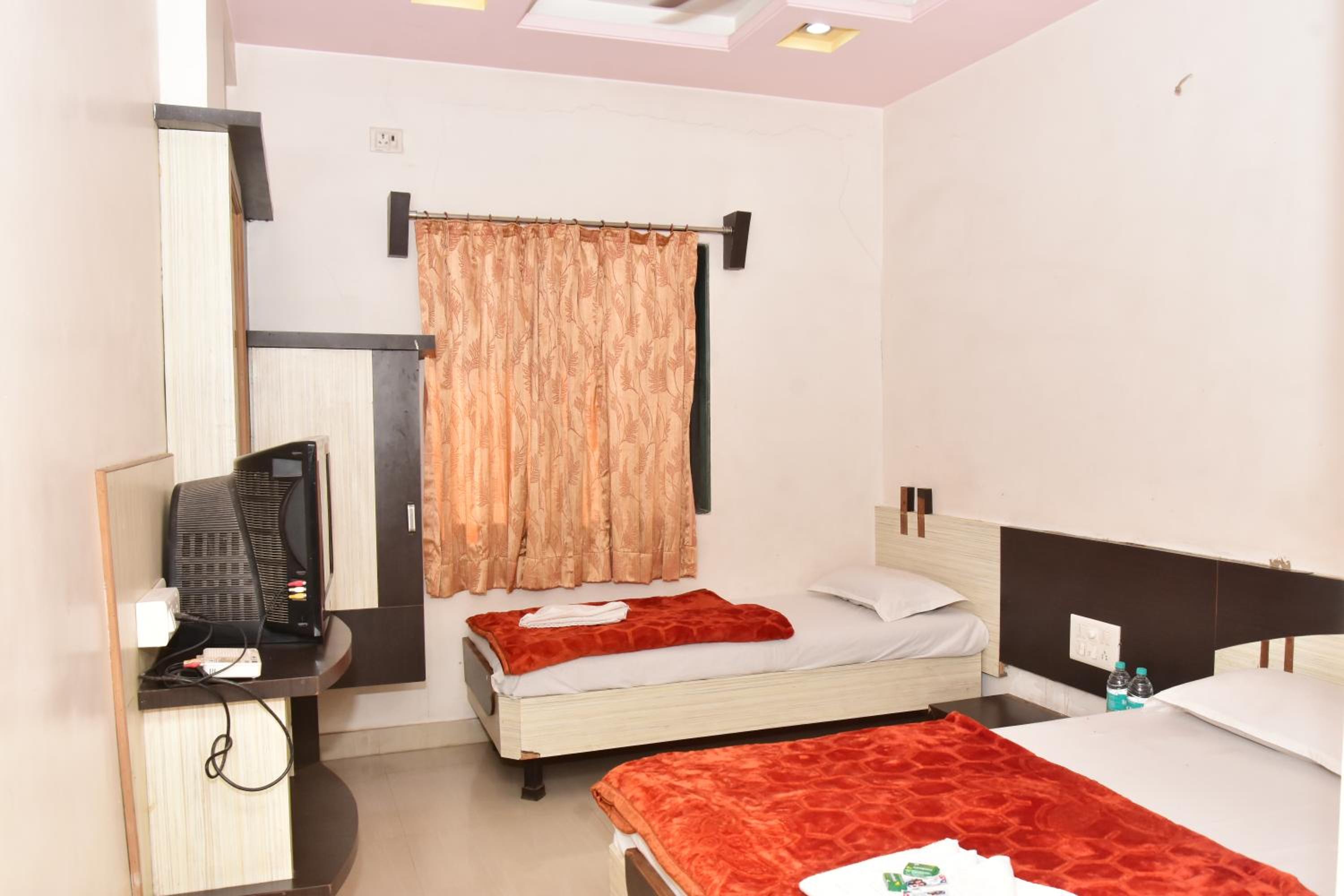 Standard Room NON AC with Triple Bed photo 3