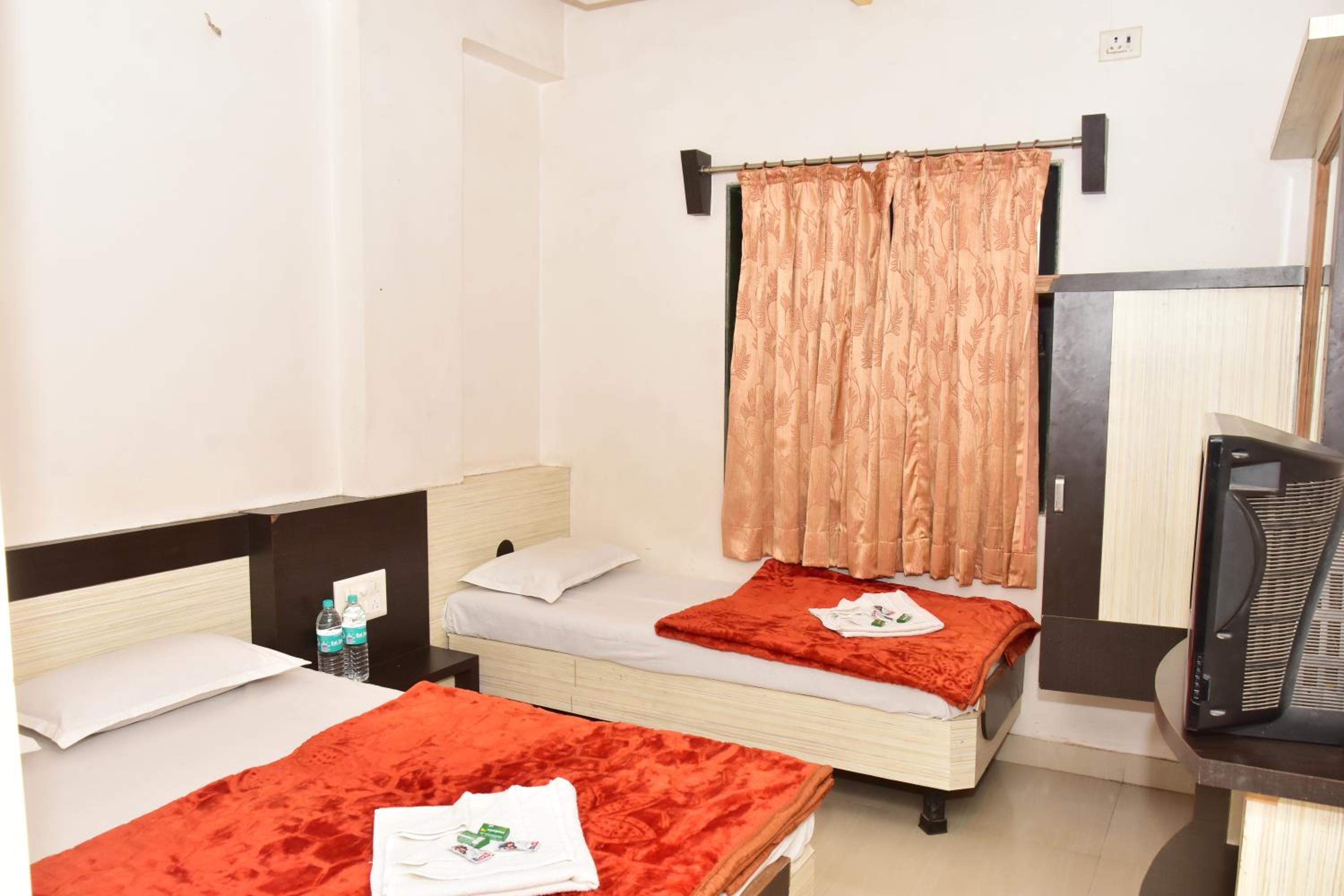 Standard Room NON AC with Triple Bed photo 2
