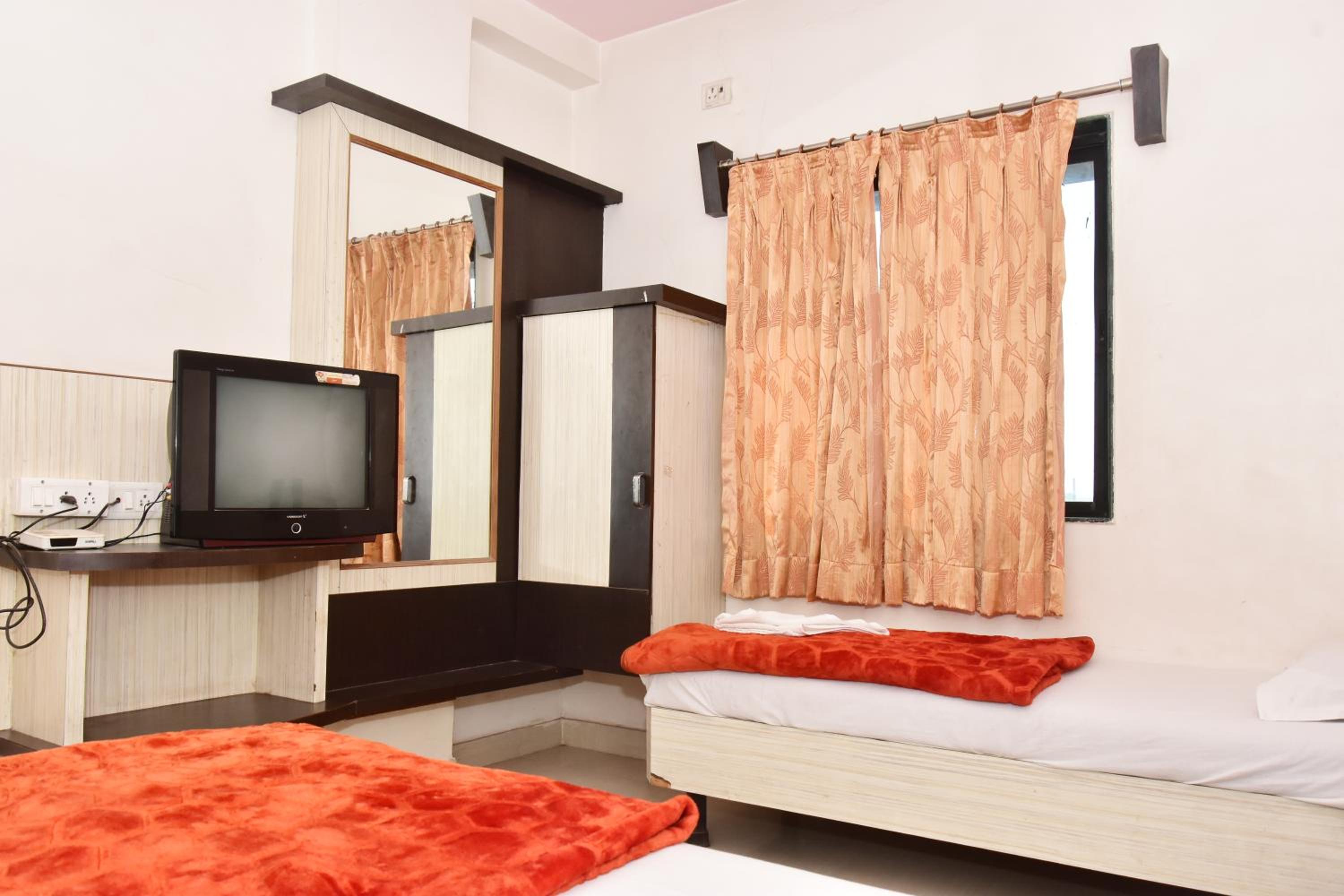 Standard Room AC with Triple Bed photo 3