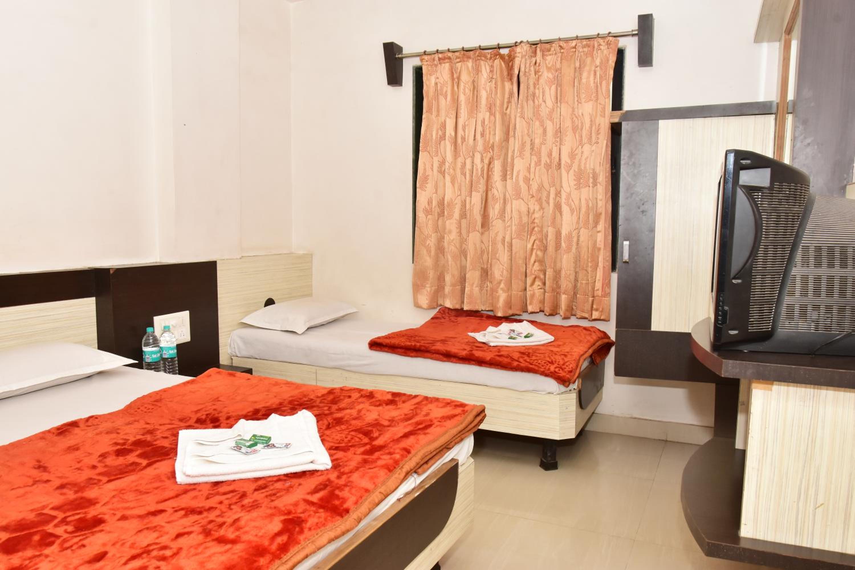 Standard Room AC with Triple Bed photo 1