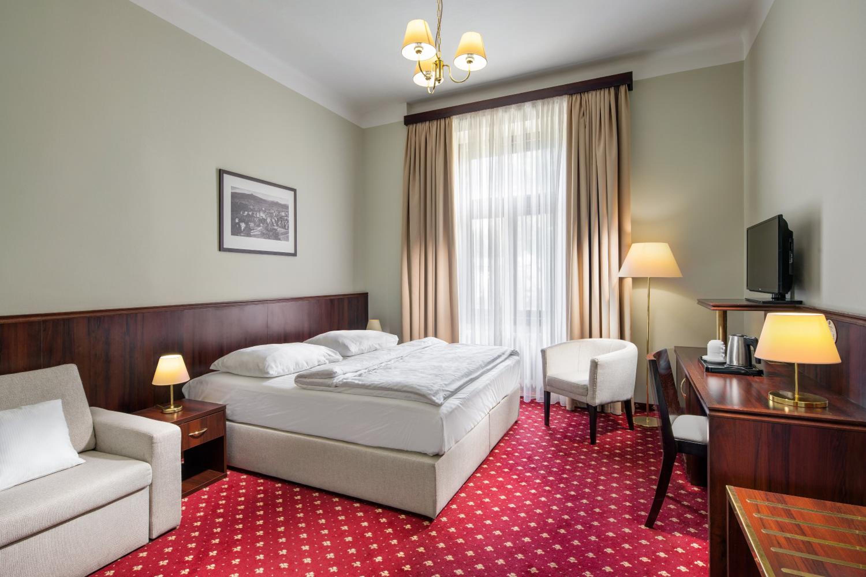 Deluxe Double or Twin Room - Photo 2