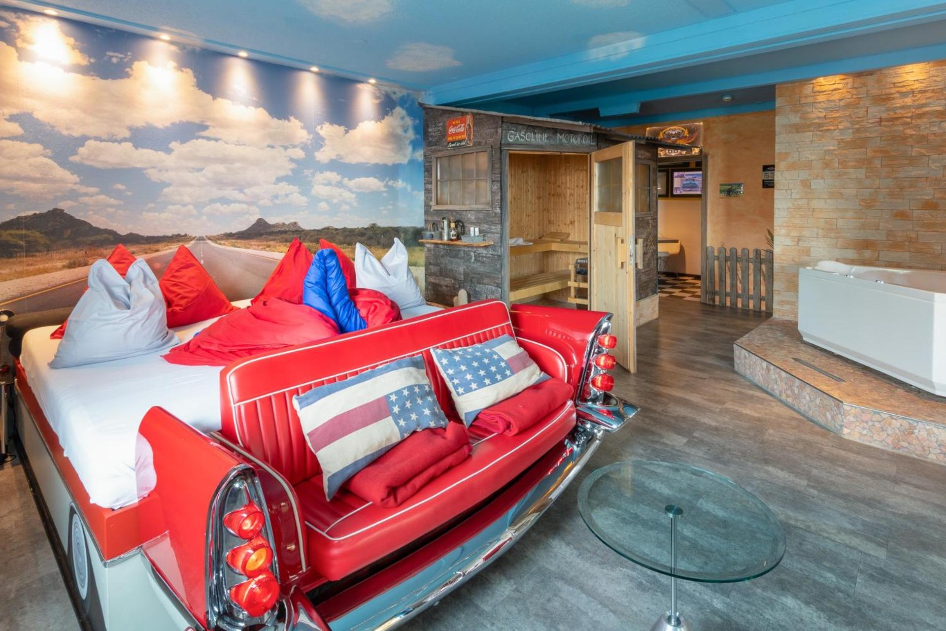 Route 66 Suite with Spa Bath - Photo 12