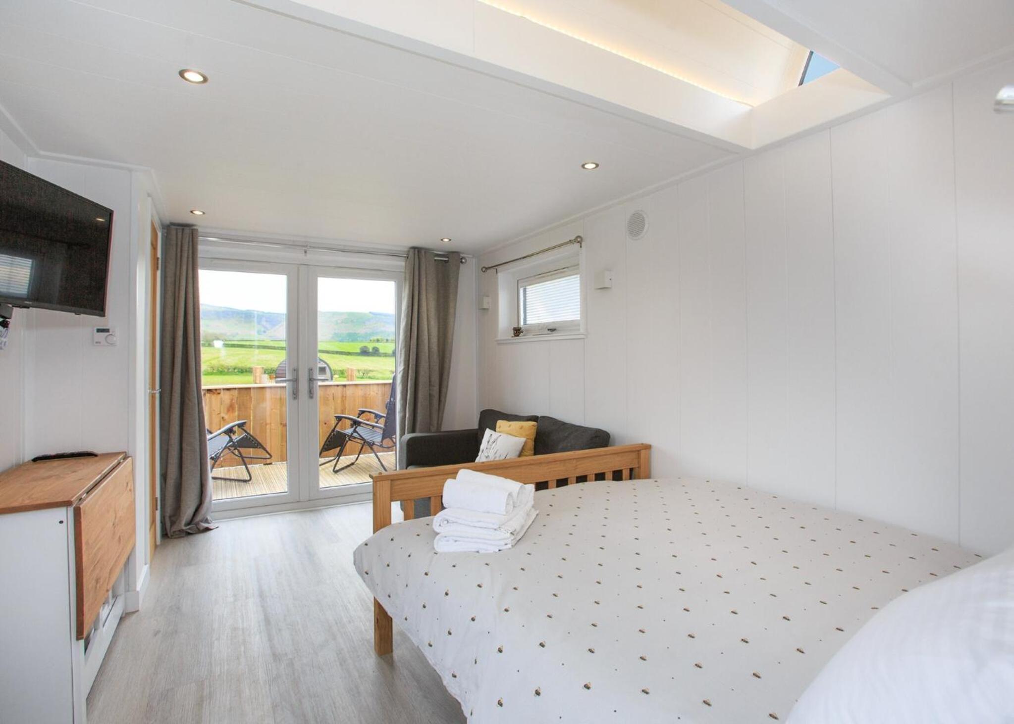 One-Bedroom House photo 2