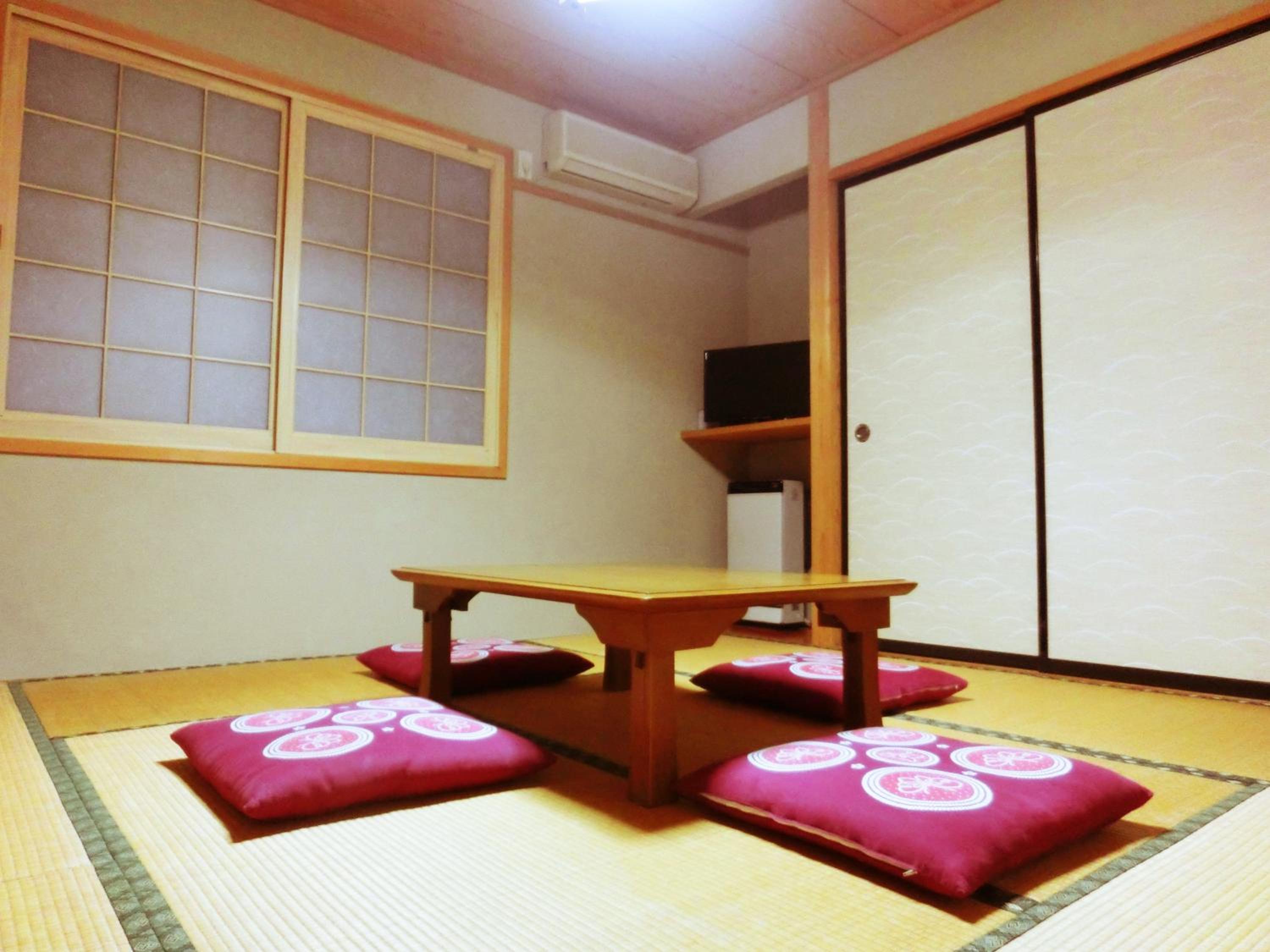 Japanese-Style Triple Room with Shared Bathroom photo 1