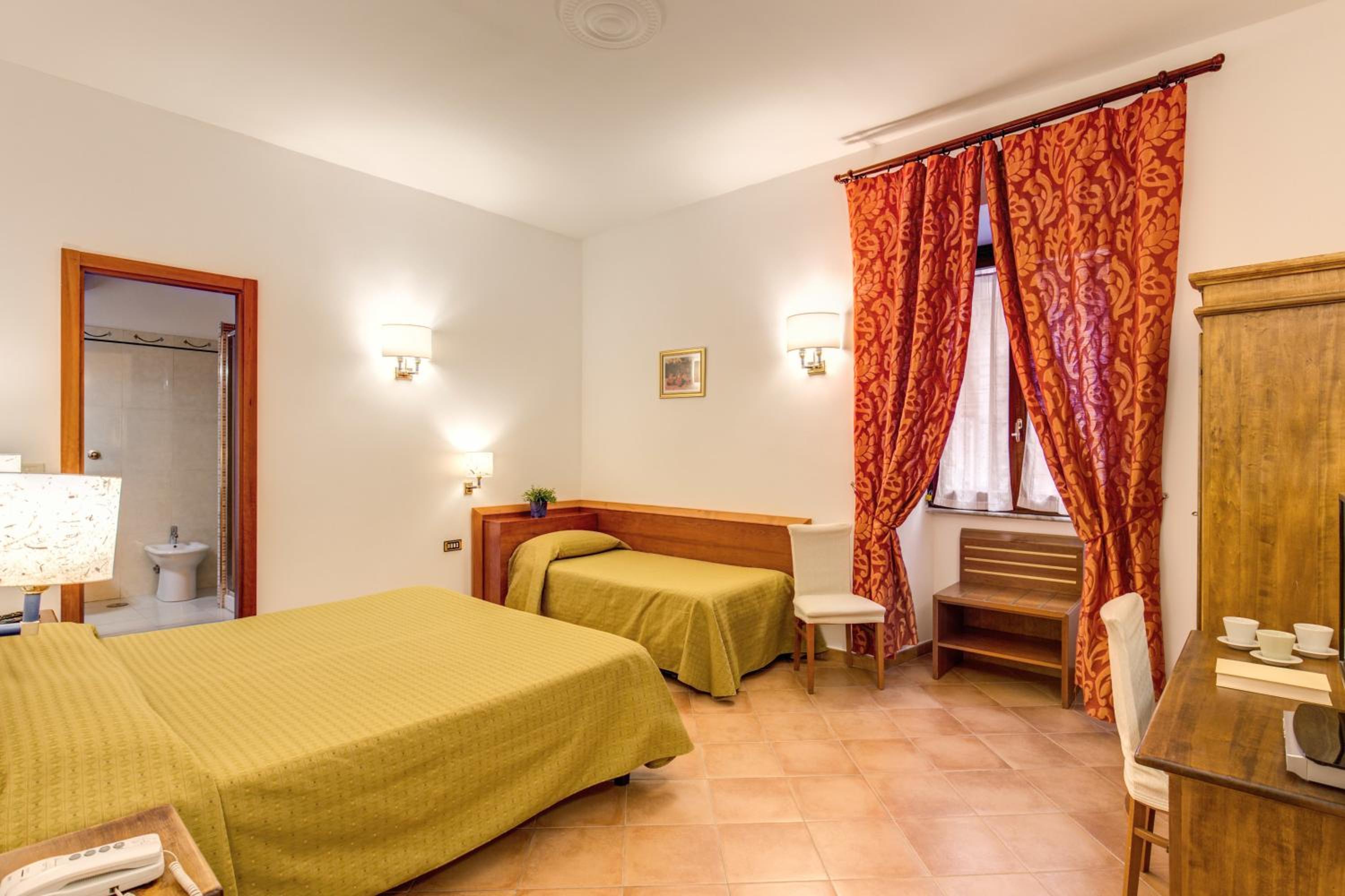 Triple Room