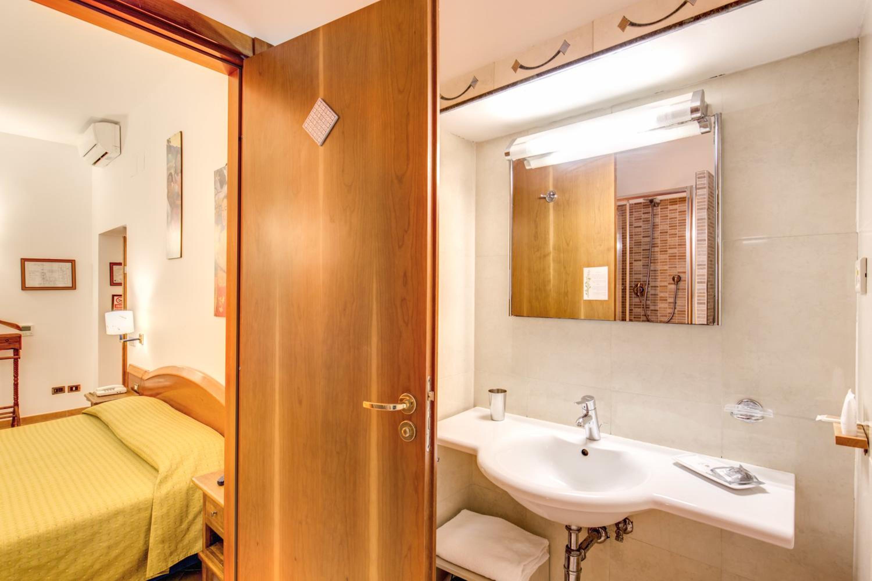 Triple Room photo 2