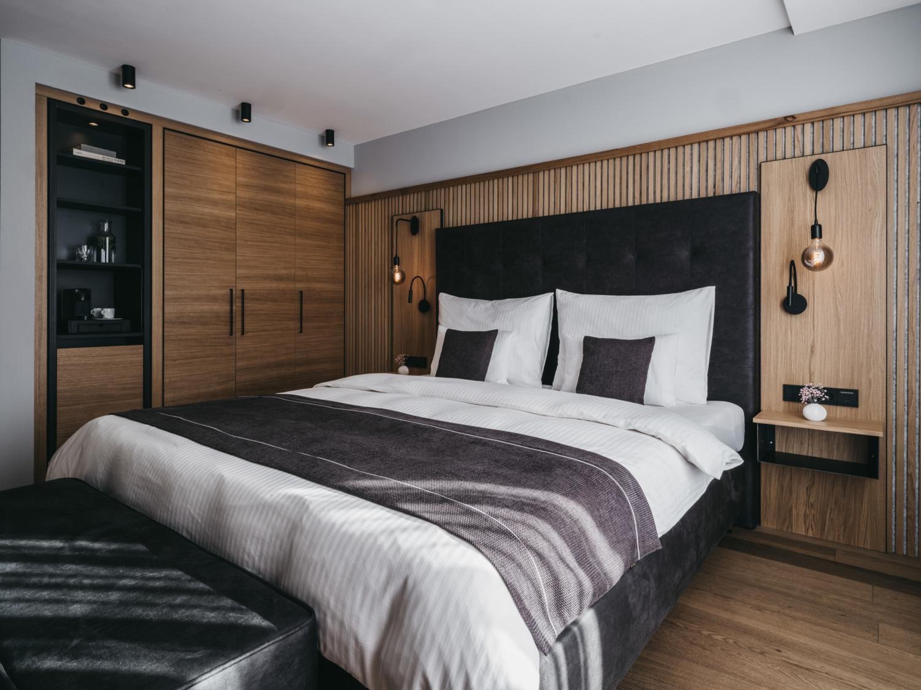 Deluxe Room - Photo 1