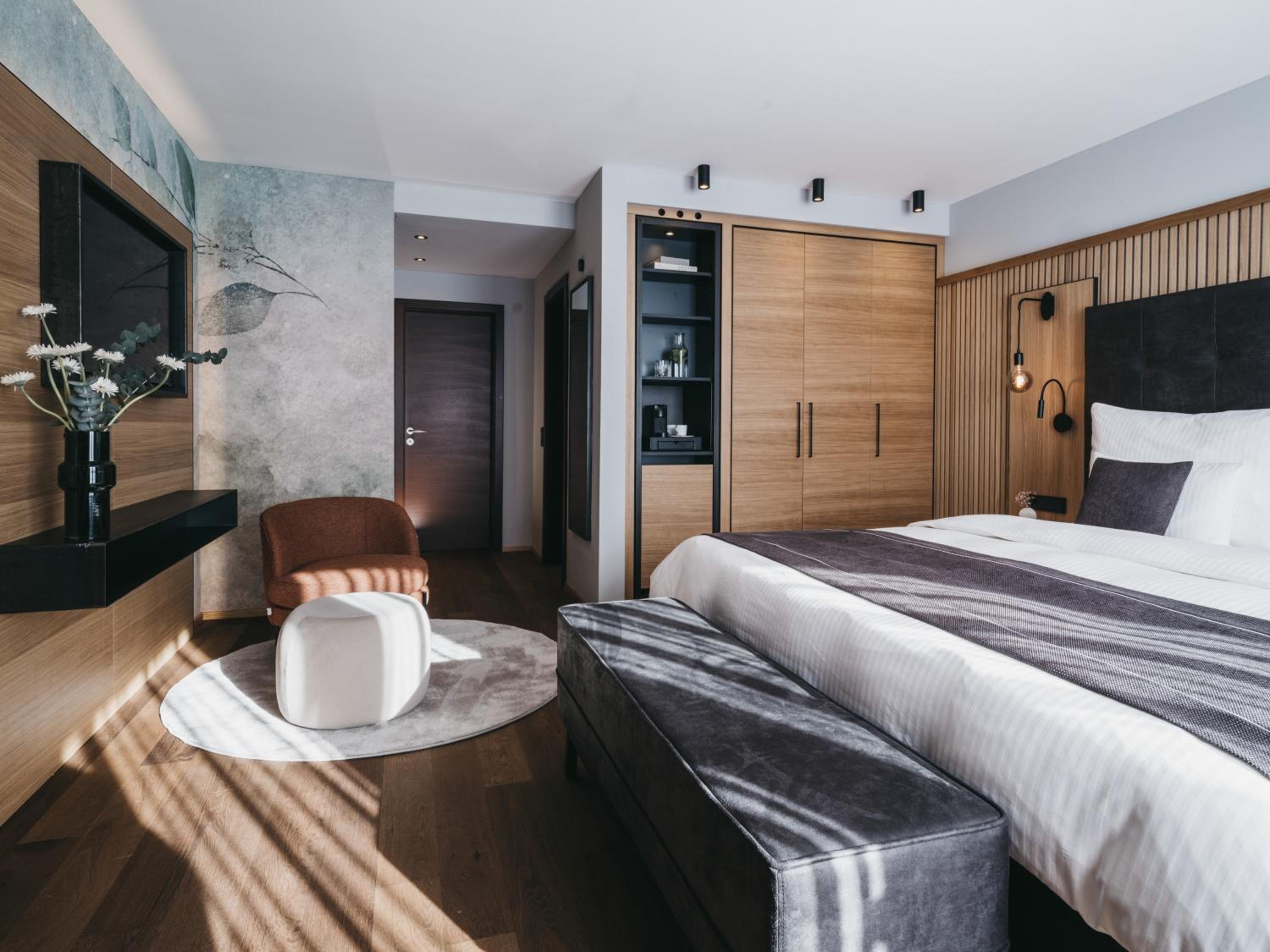 Deluxe Room - Photo 13
