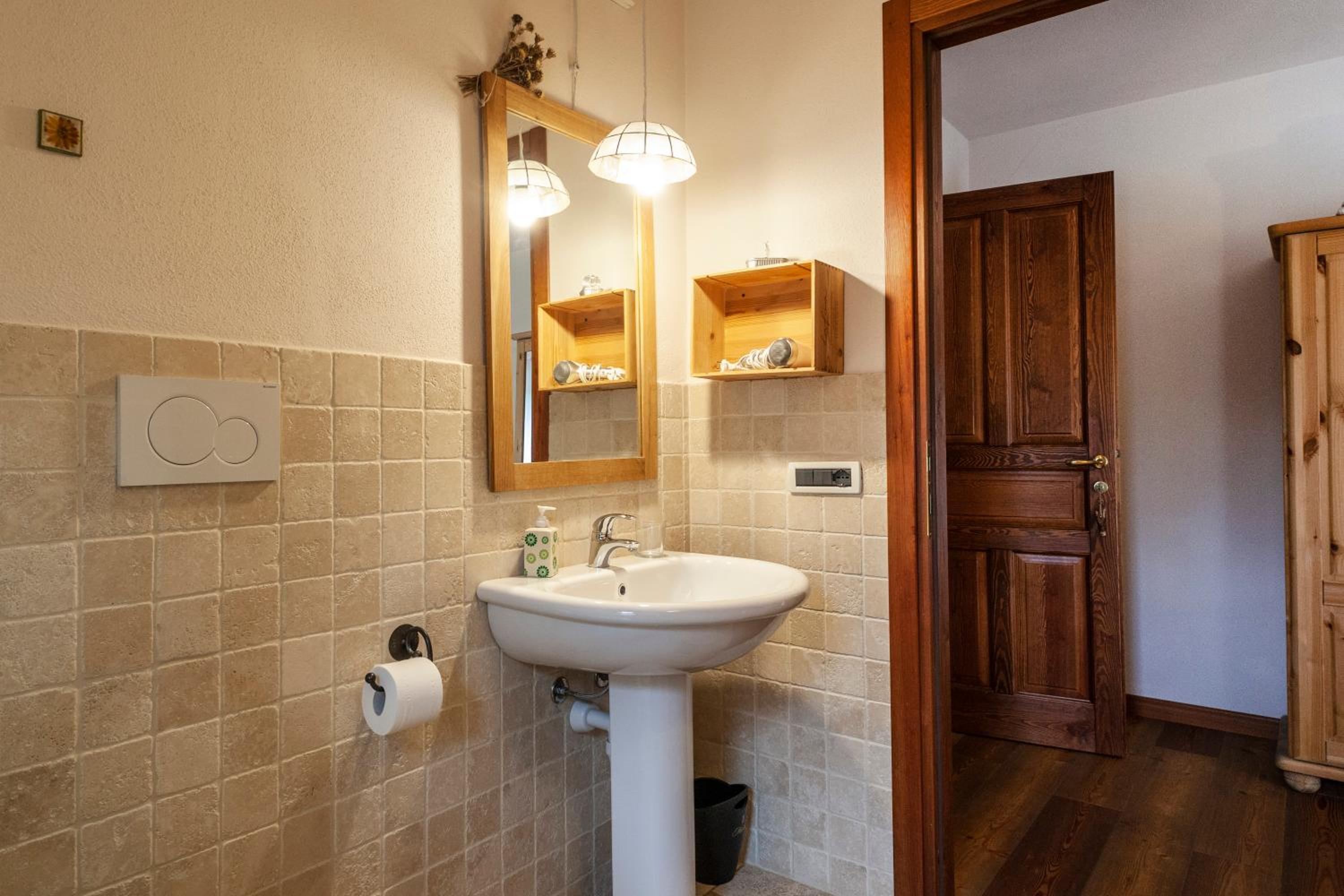Double or Twin Room - Photo 17