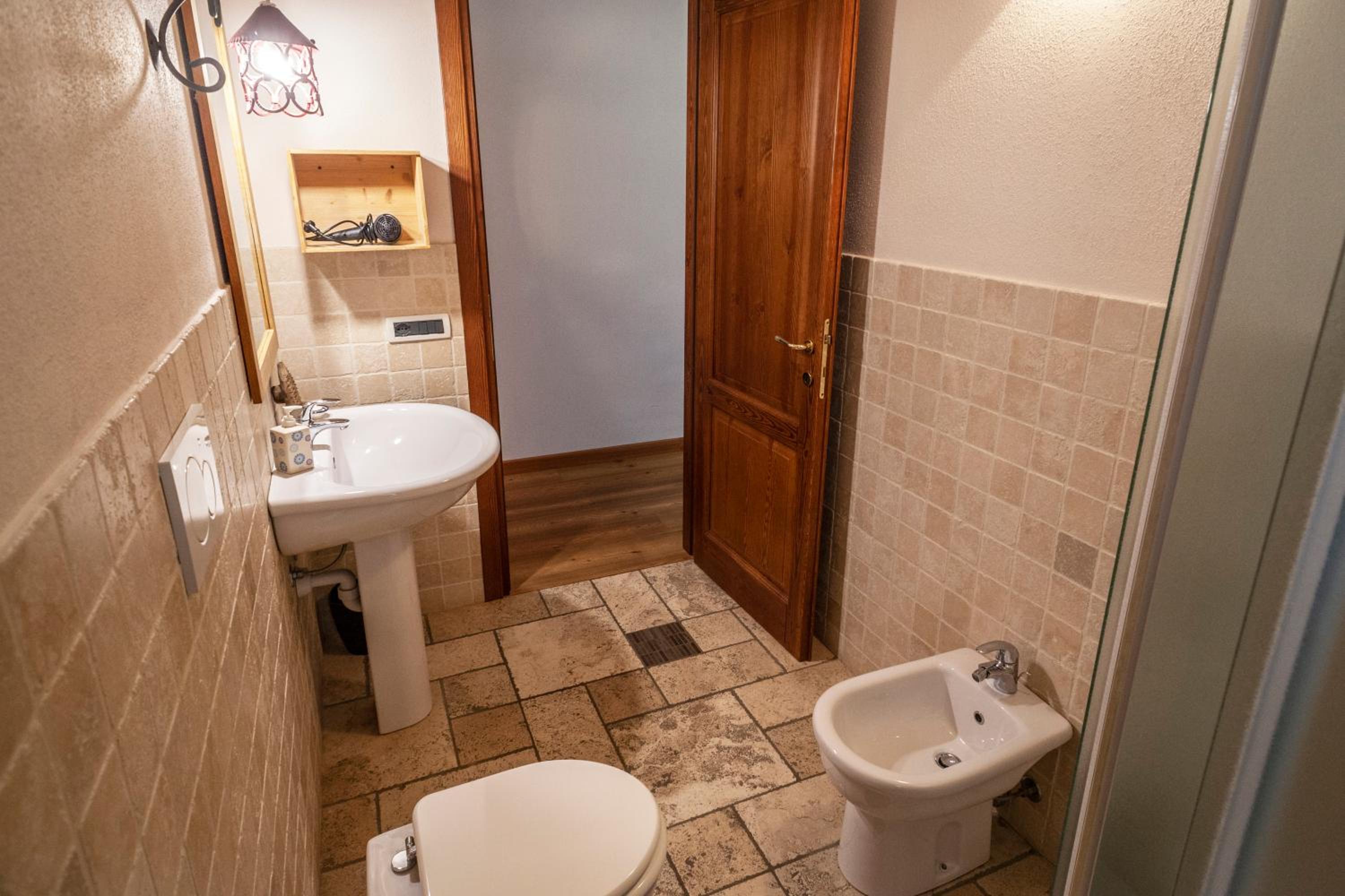 Double or Twin Room - Photo 14