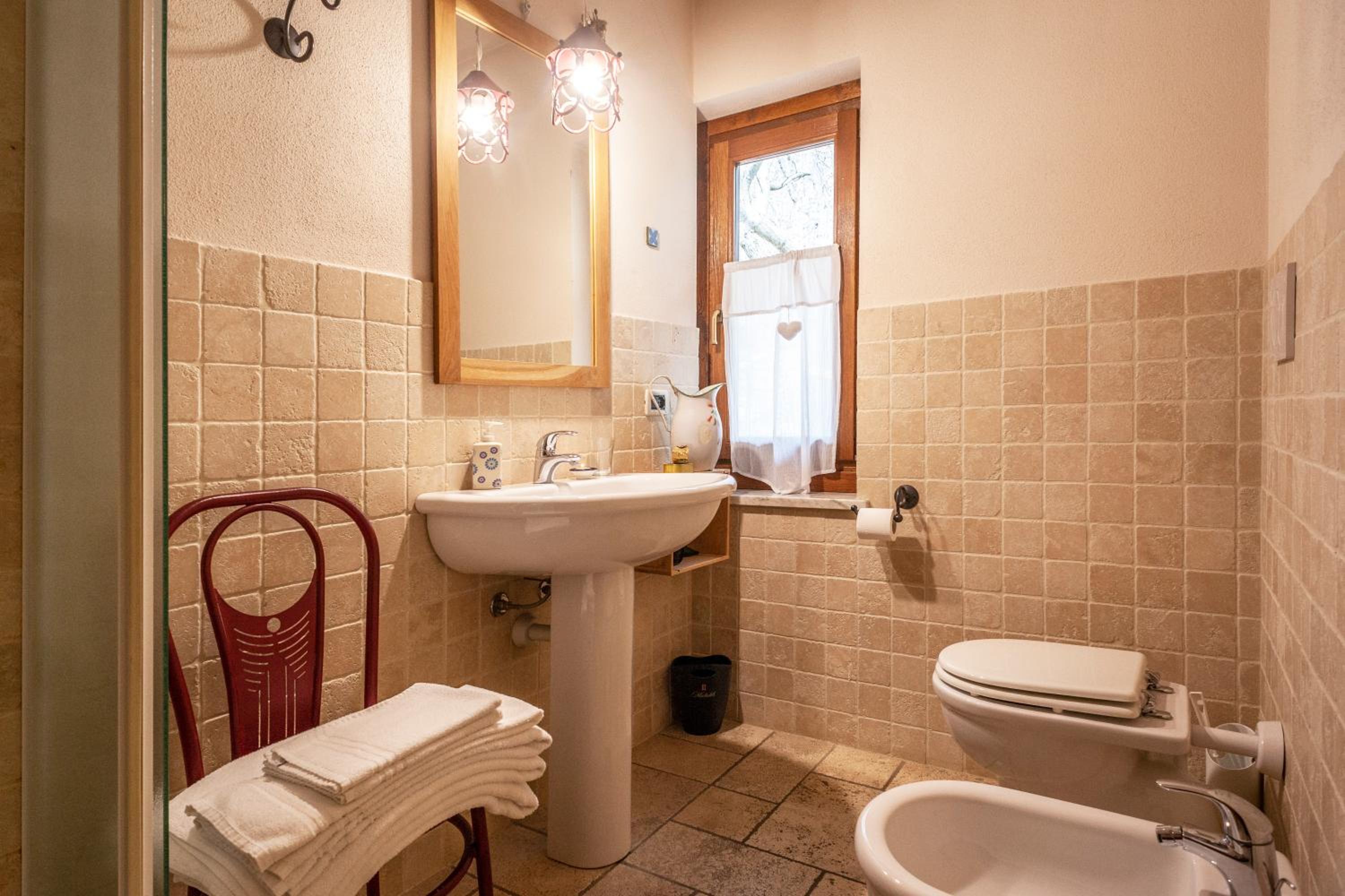 Double or Twin Room - Photo 11