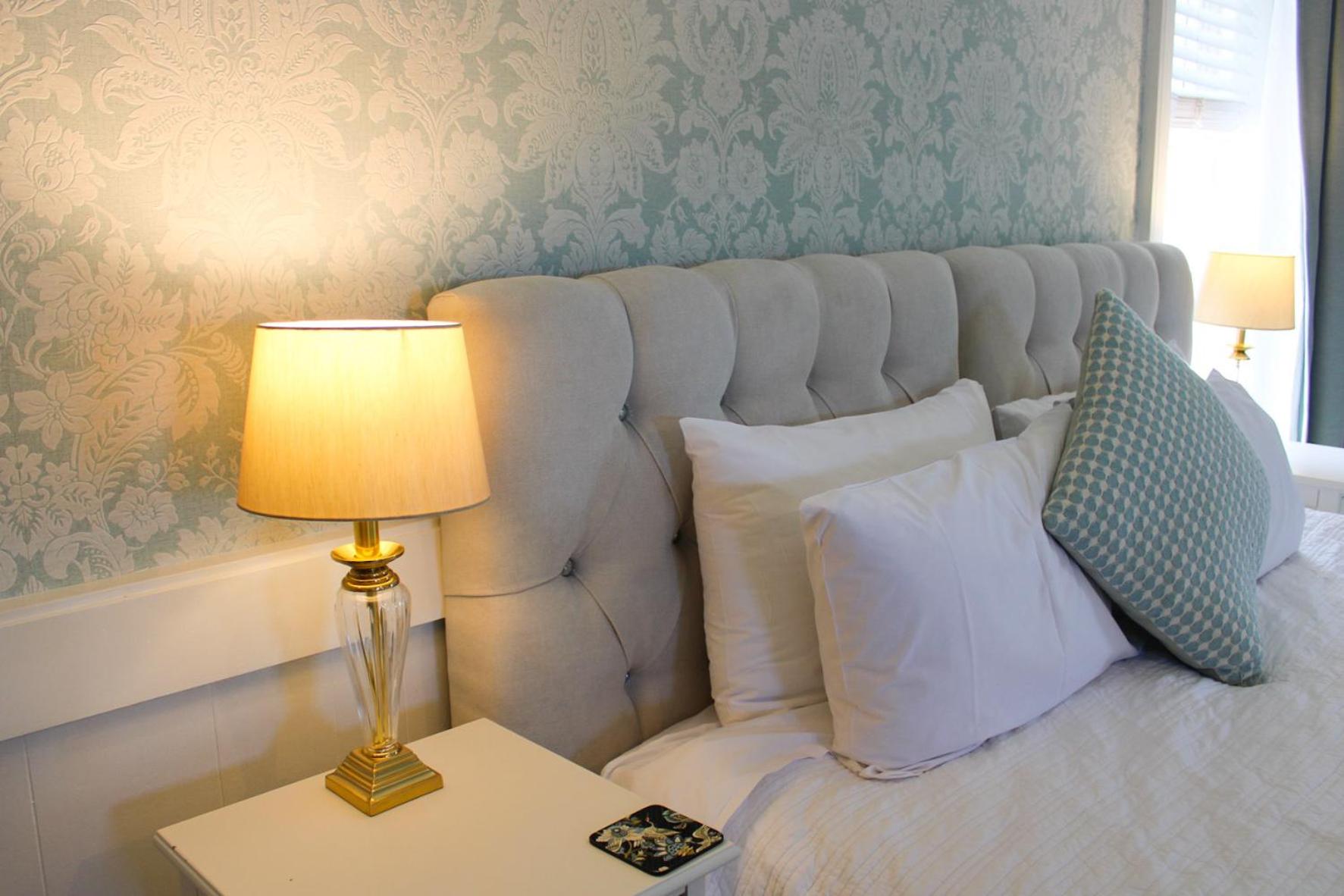 King Suite with Balcony photo 3