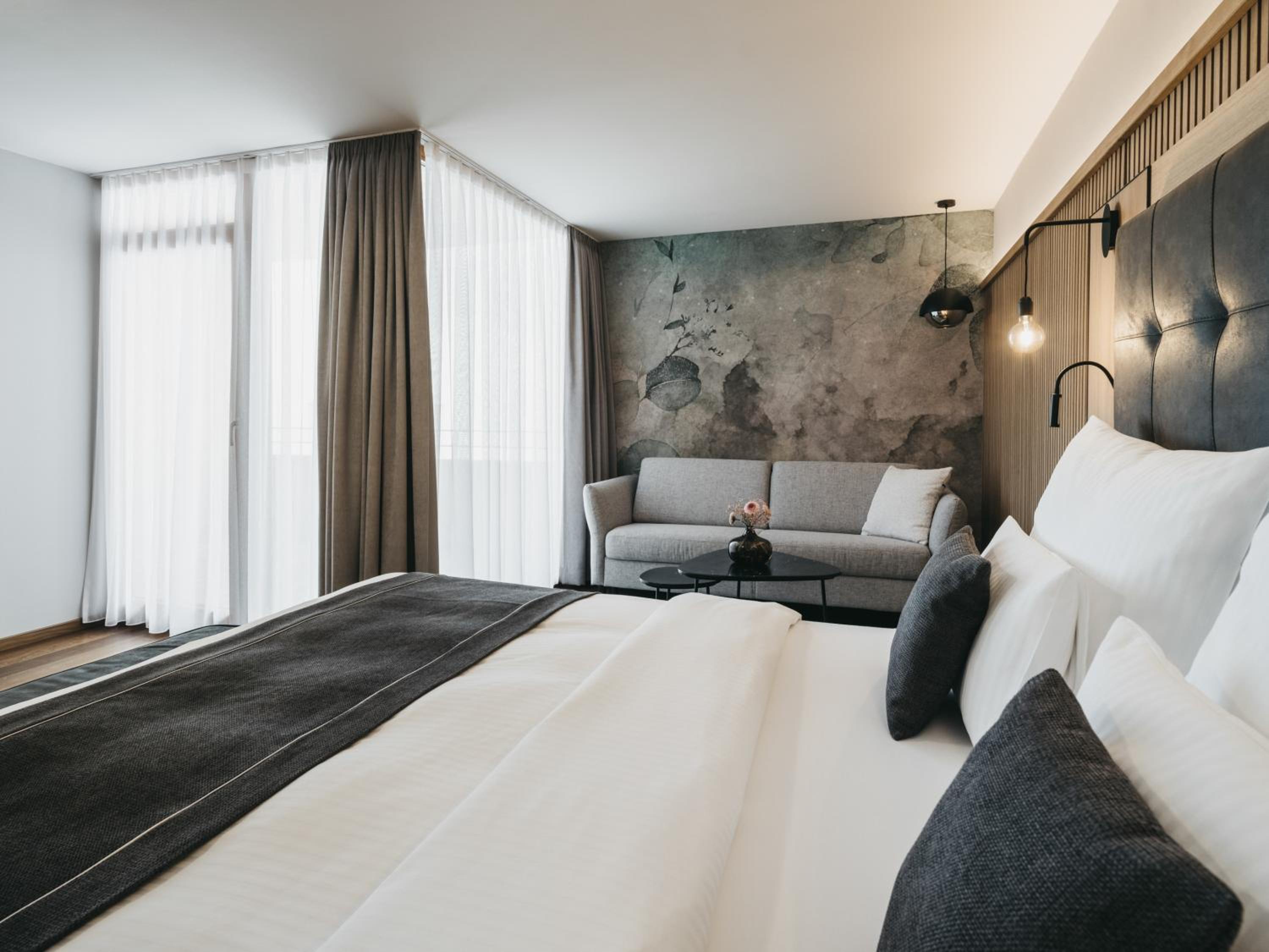 Grand Deluxe Room - Photo 7