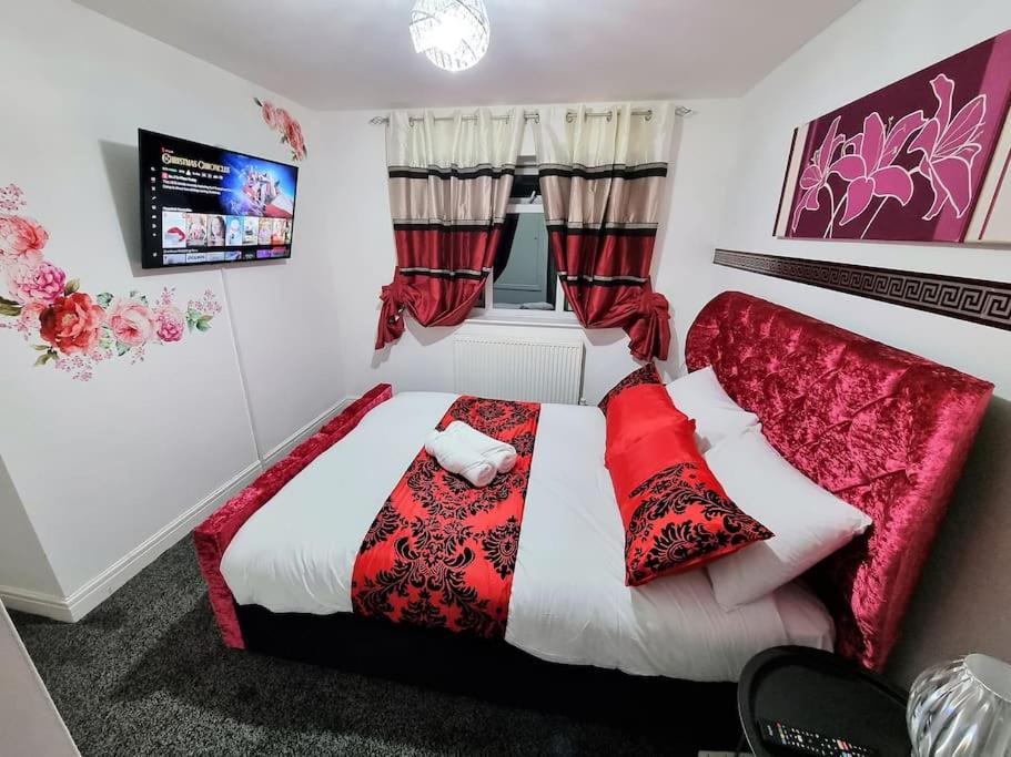 One-Bedroom House photo 1