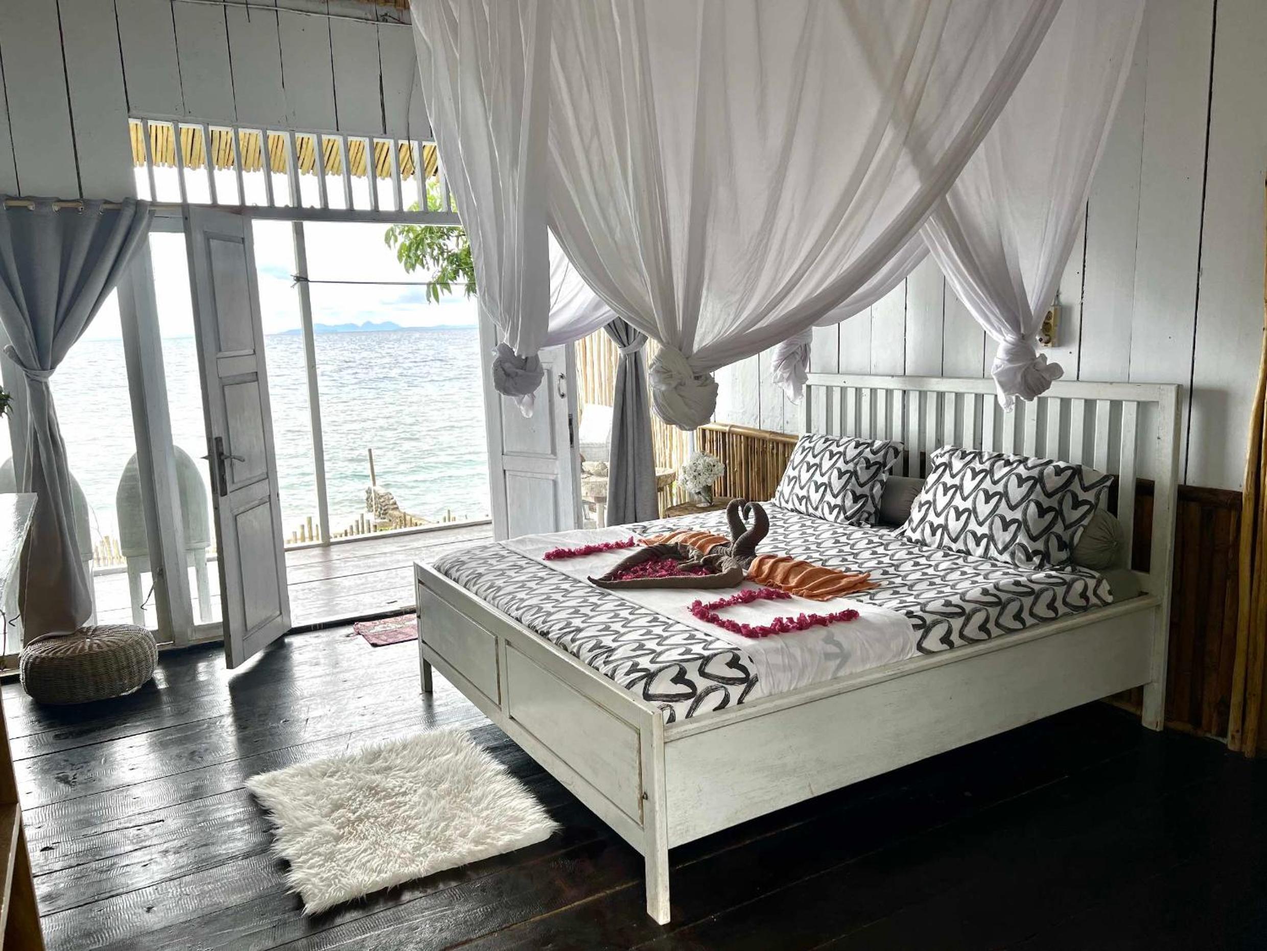 Queen Room with Sea View