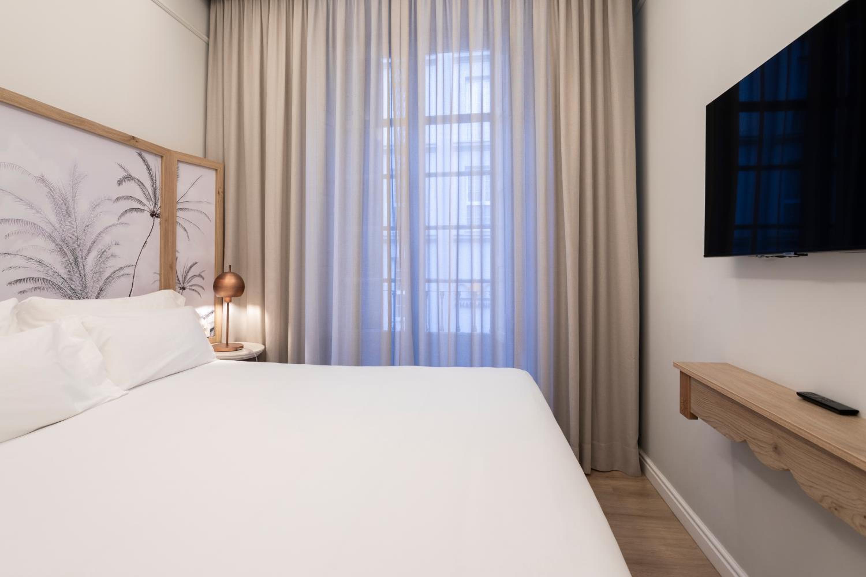 Double Room - Photo 14