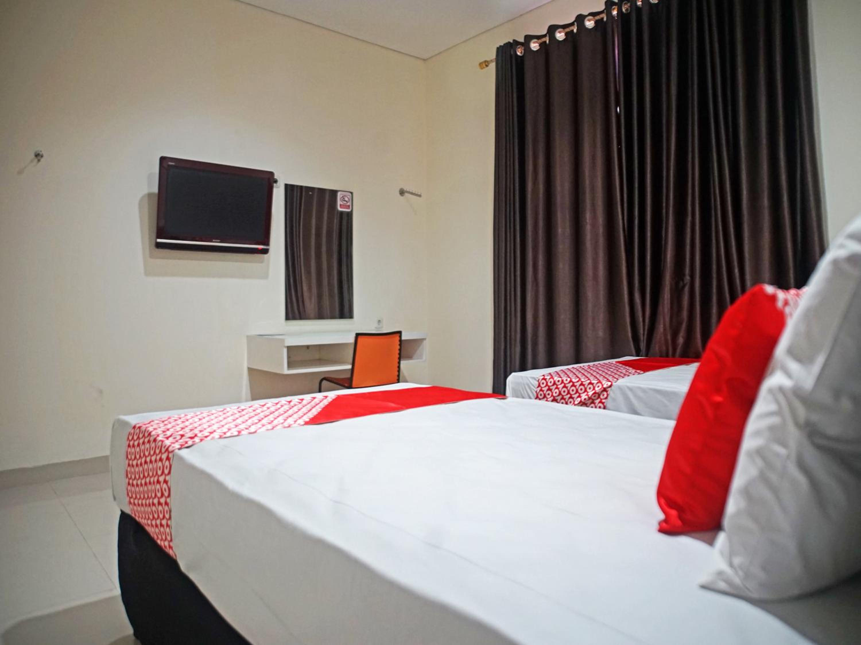 Standard Twin Room photo 2