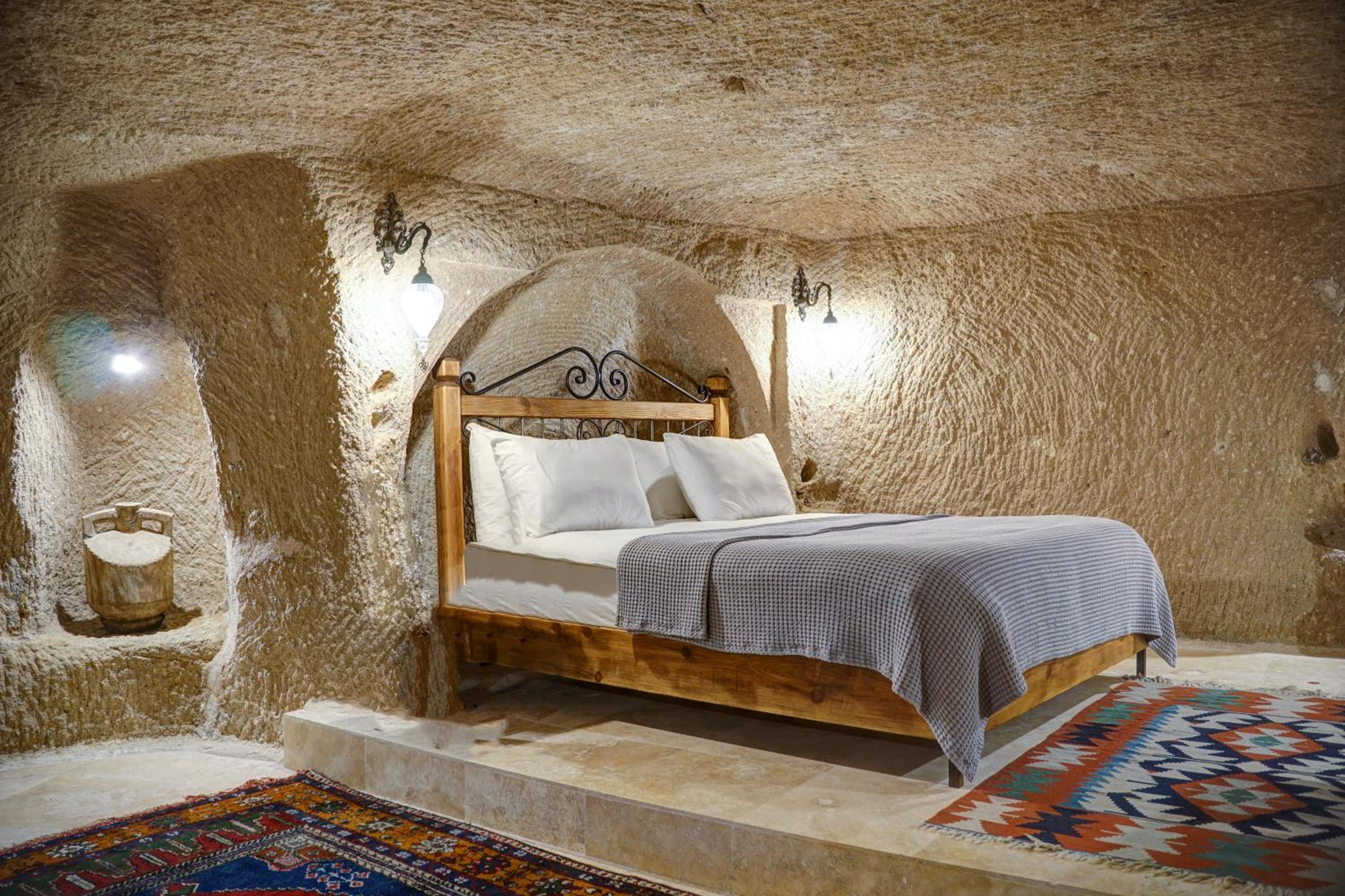 Superior King Suite - Photo 1
