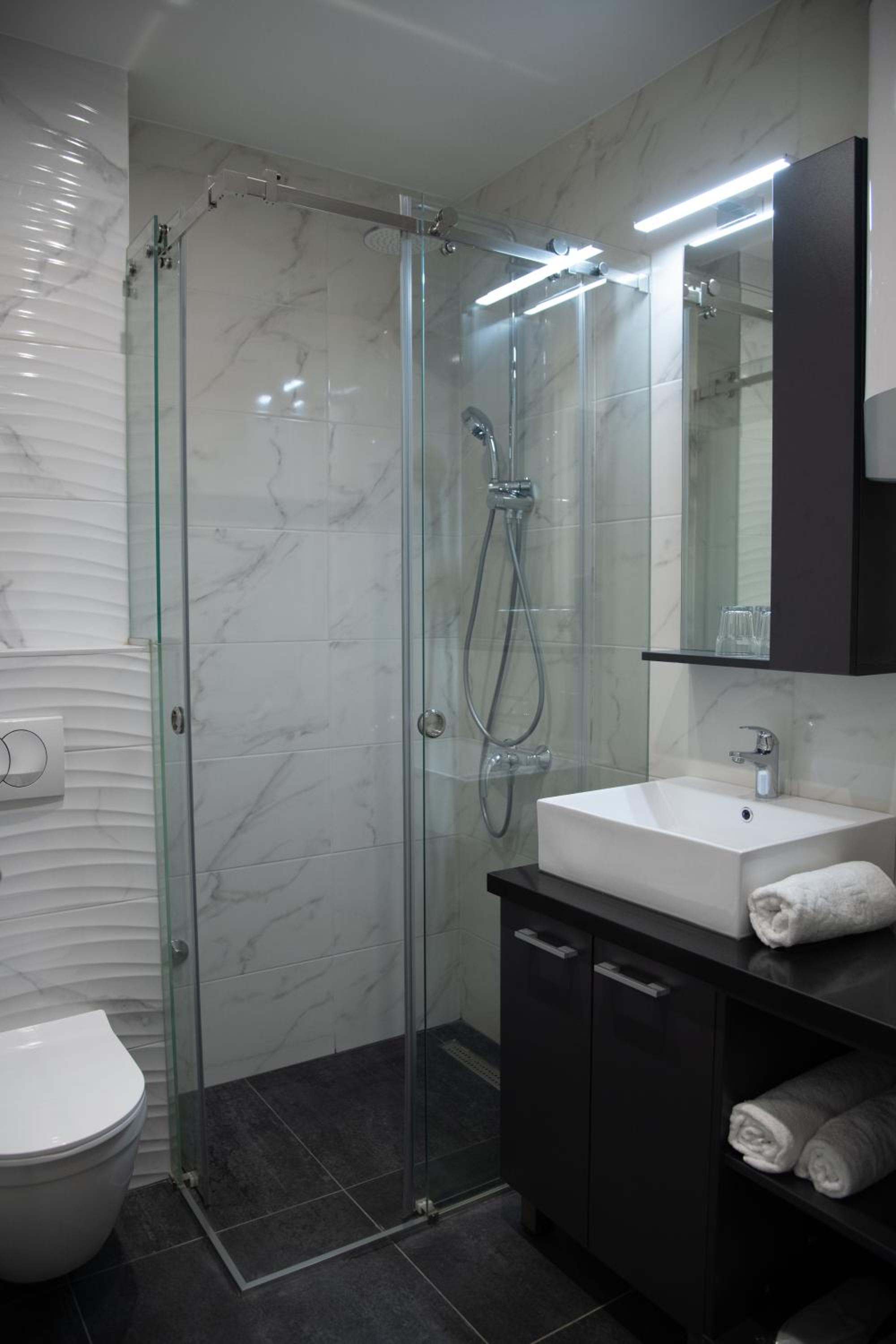 Superior King Room - Photo 3