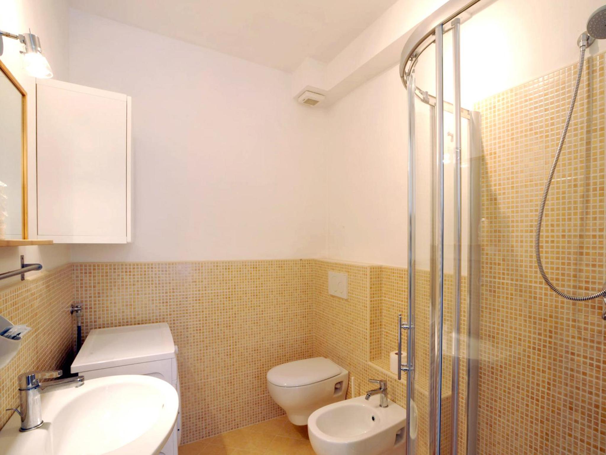 Loft - Photo 2