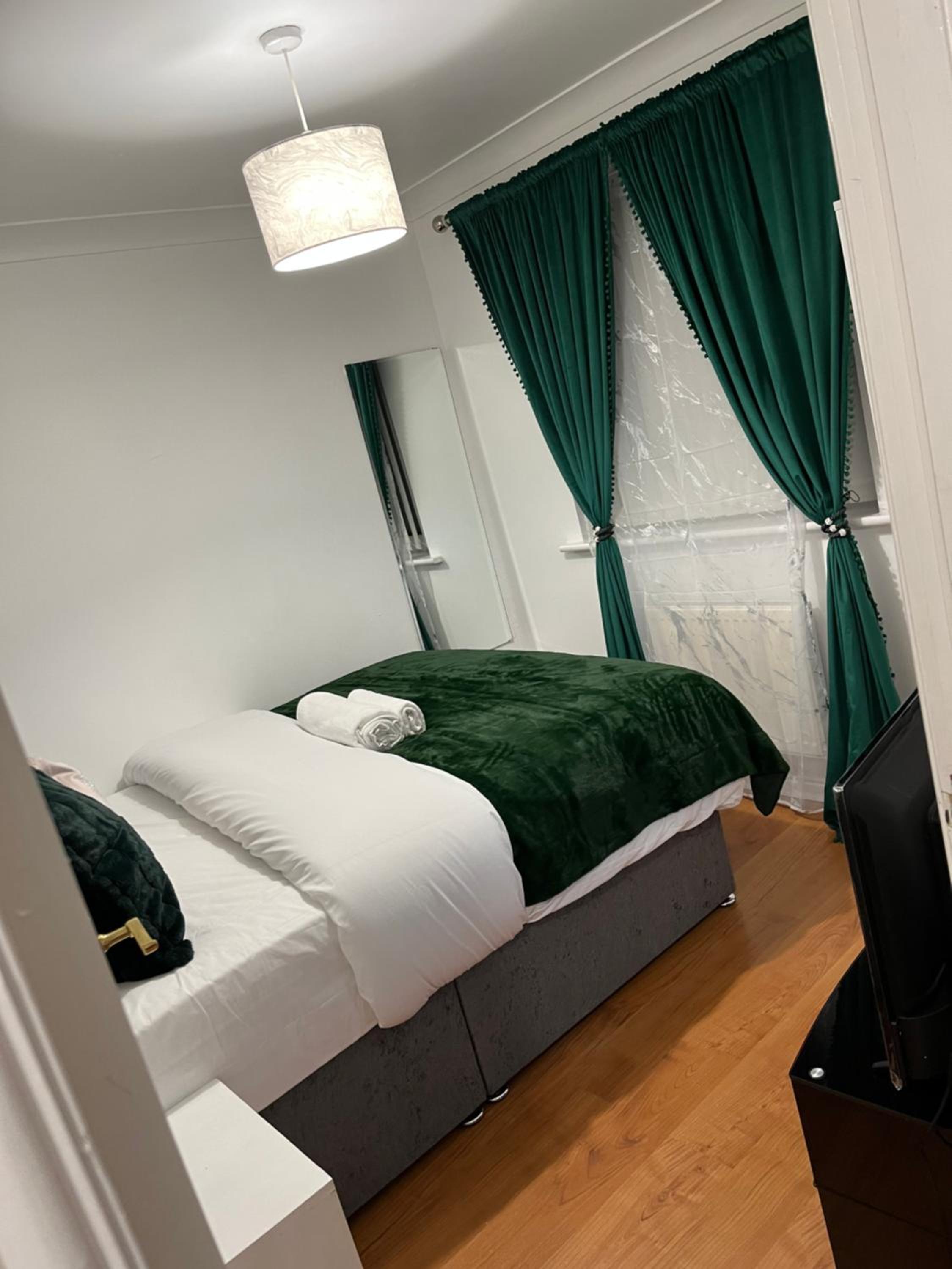 Four-Bedroom House photo 2