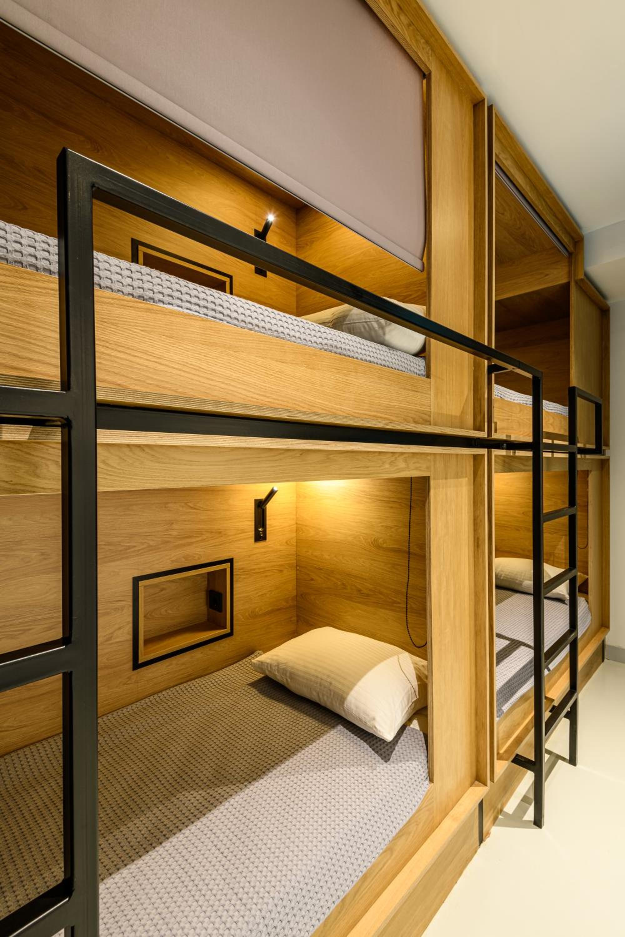 Single Bed in 4-Bed Female Dormitory Room photo 2