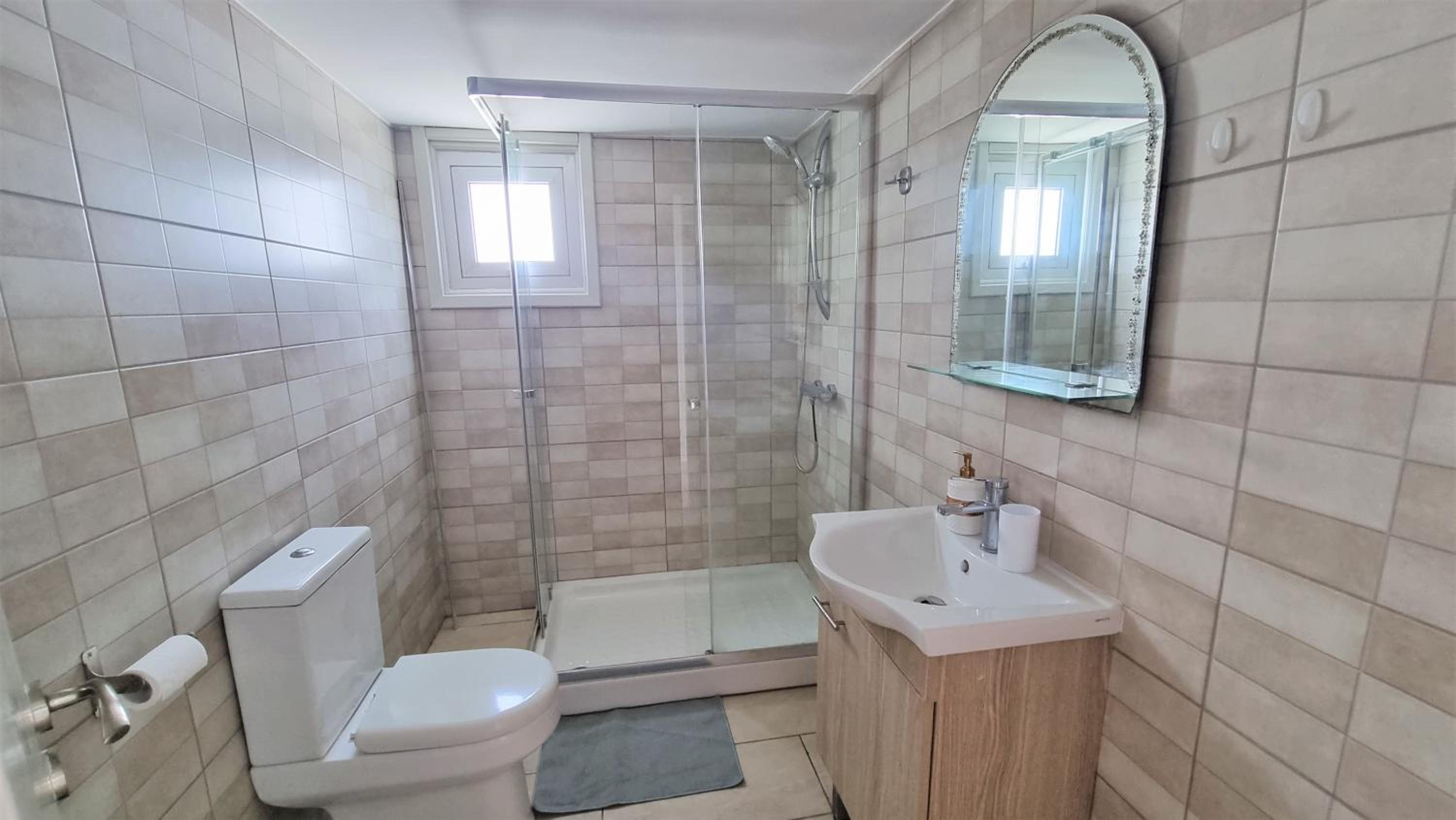 Deluxe Double or Twin Room - Photo 10